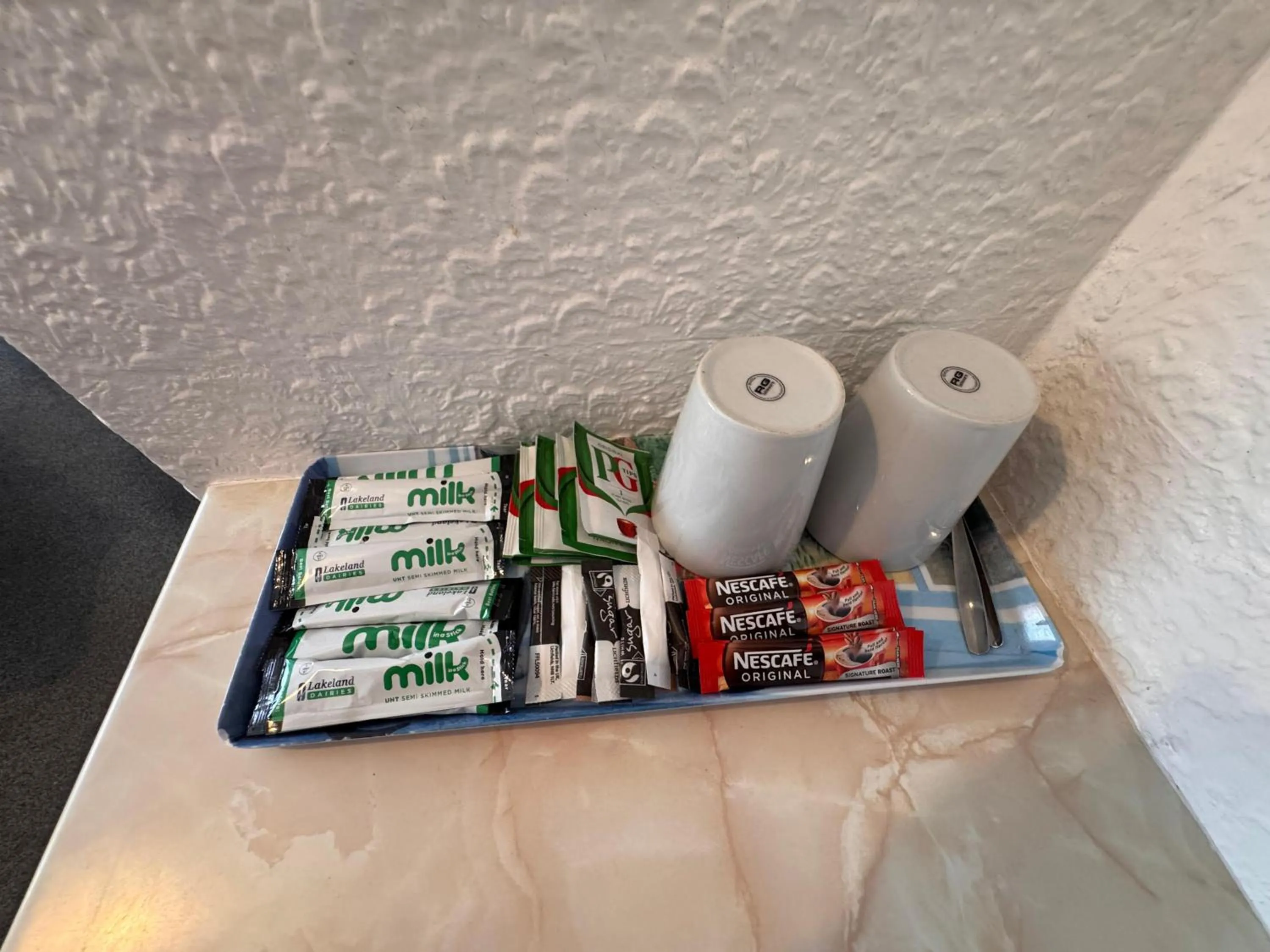 Bedroom in OYO Delton Hotel Blackpool Pleasure Beach