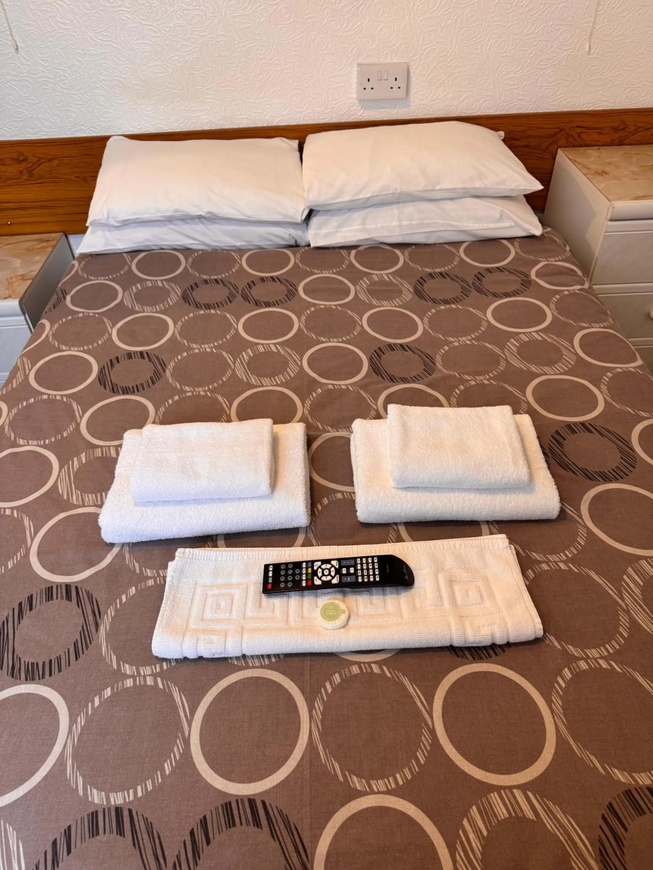 Bedroom, Bed in OYO Delton Hotel Blackpool Pleasure Beach