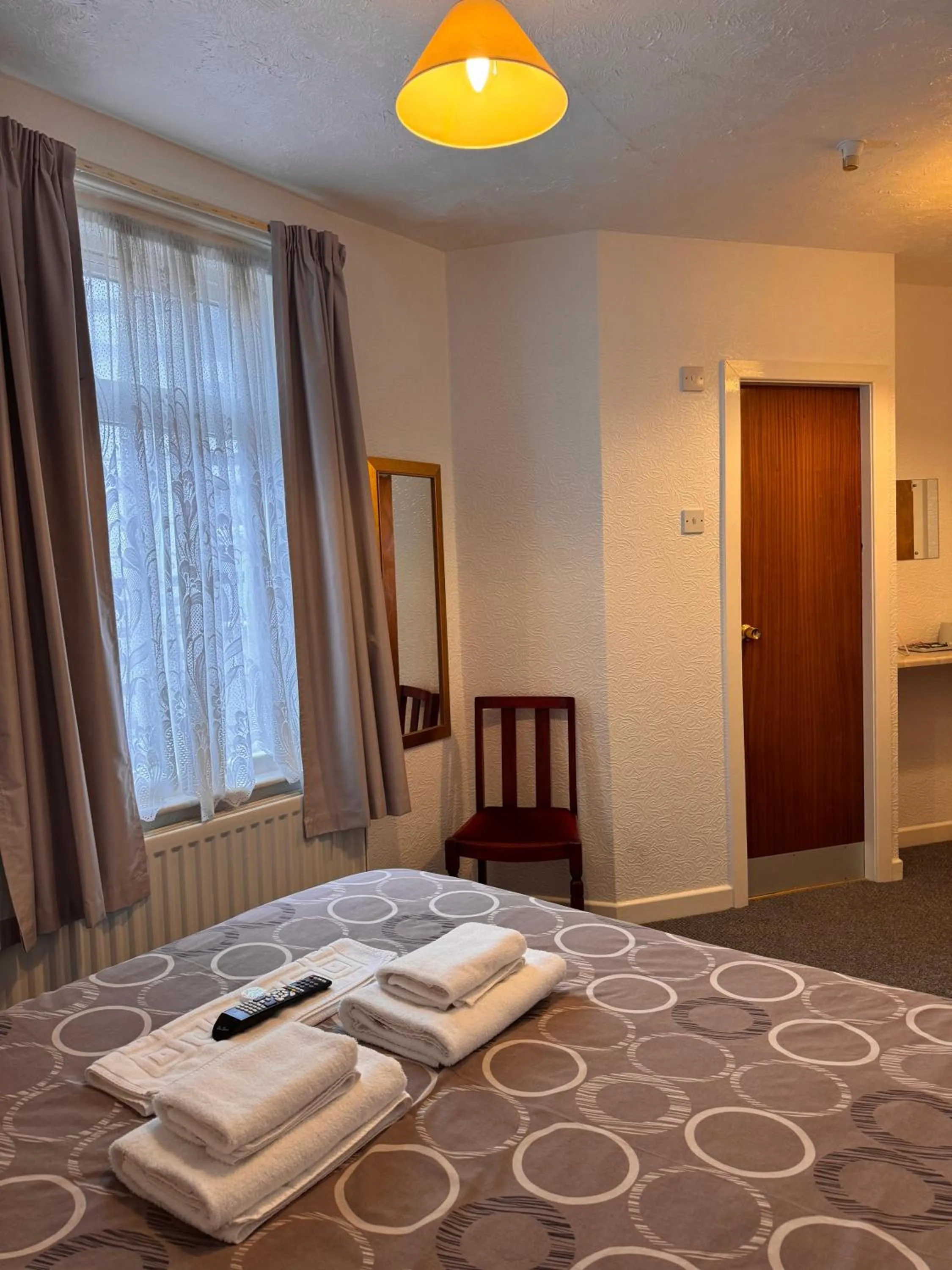 Bedroom, Bed in OYO Delton Hotel Blackpool Pleasure Beach