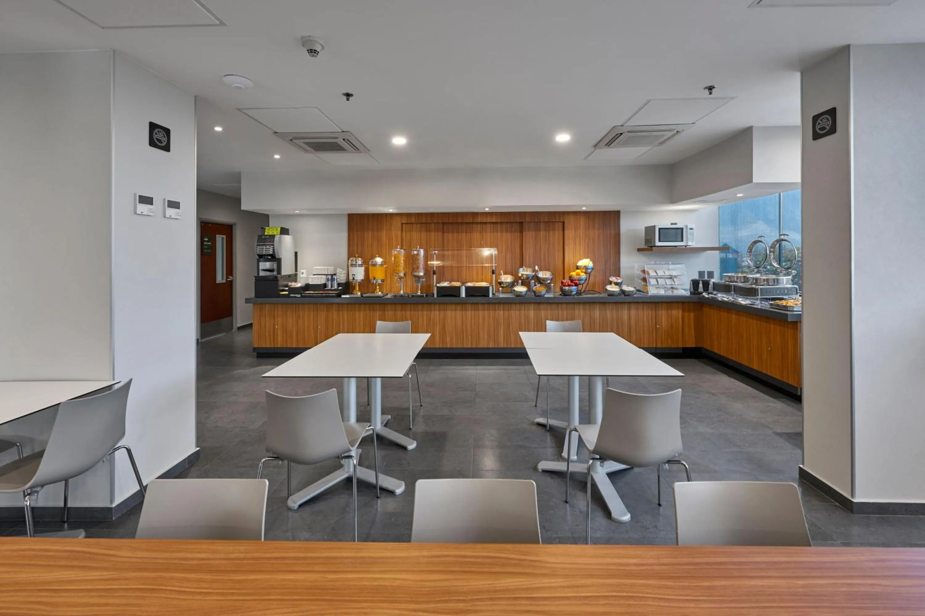 Breakfast in City Express by Marriott Paraiso