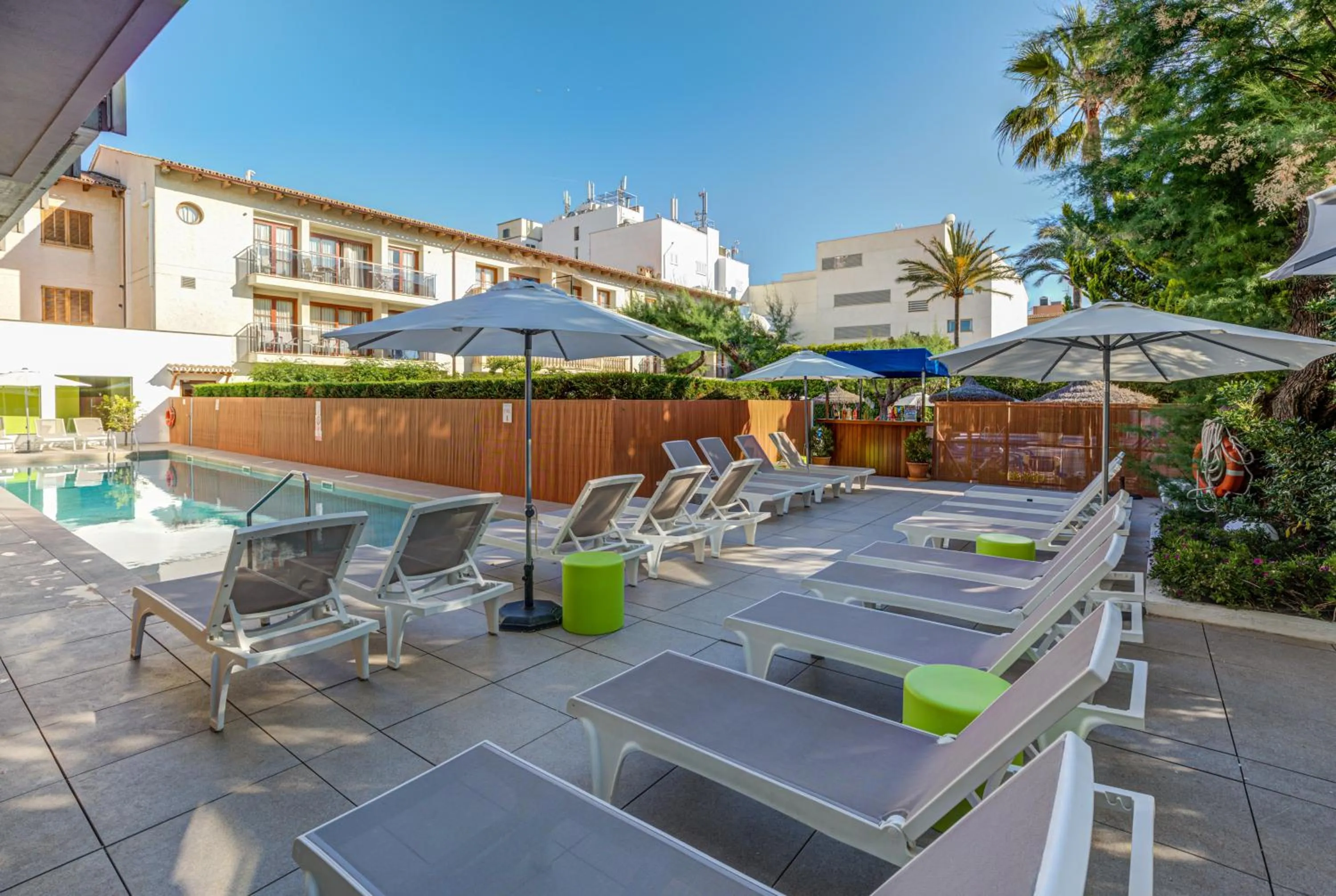 Swimming pool in Hotel Miramar Mallorca