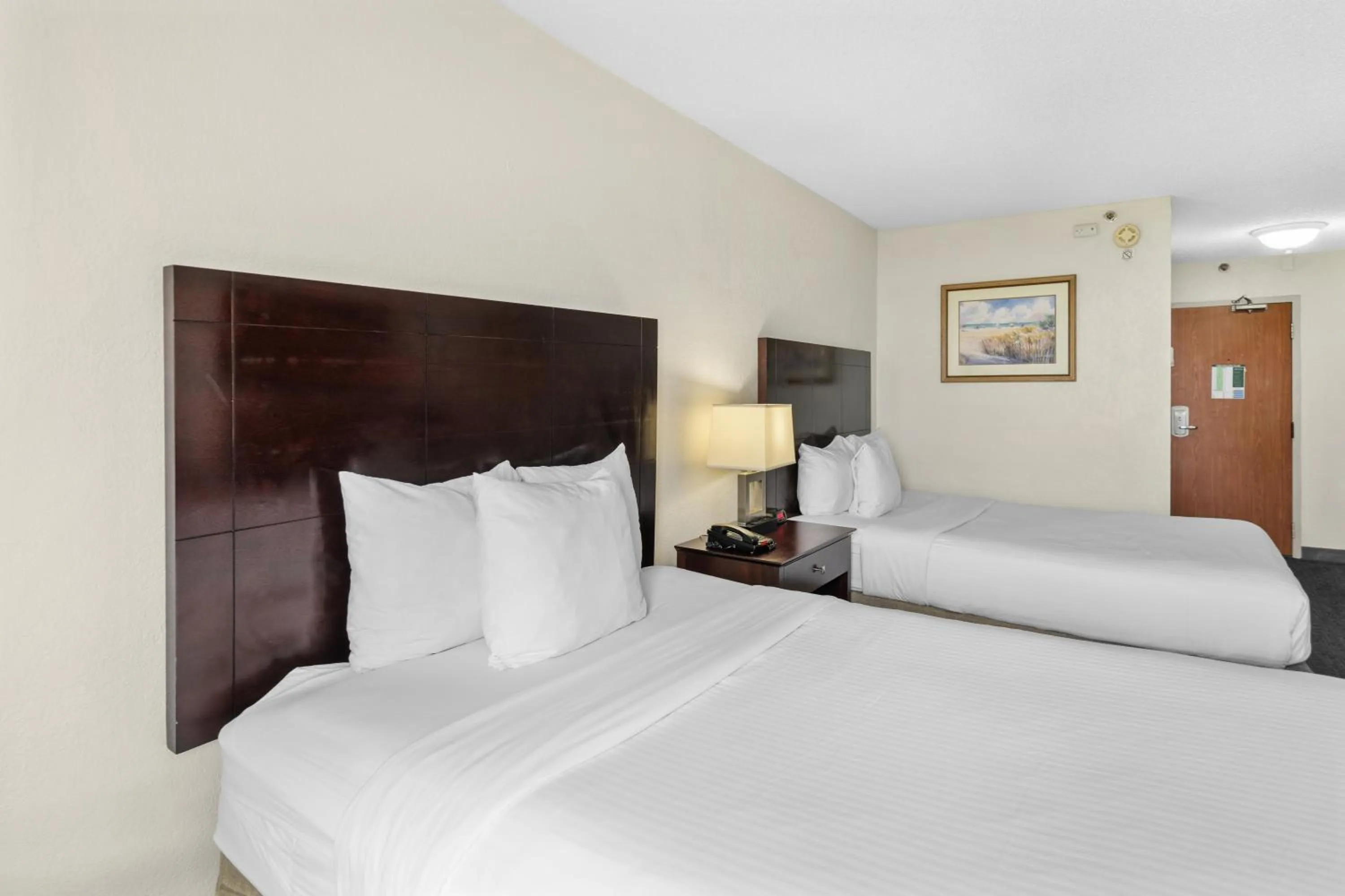 Bed in 88 Palms Hotel & Event Center