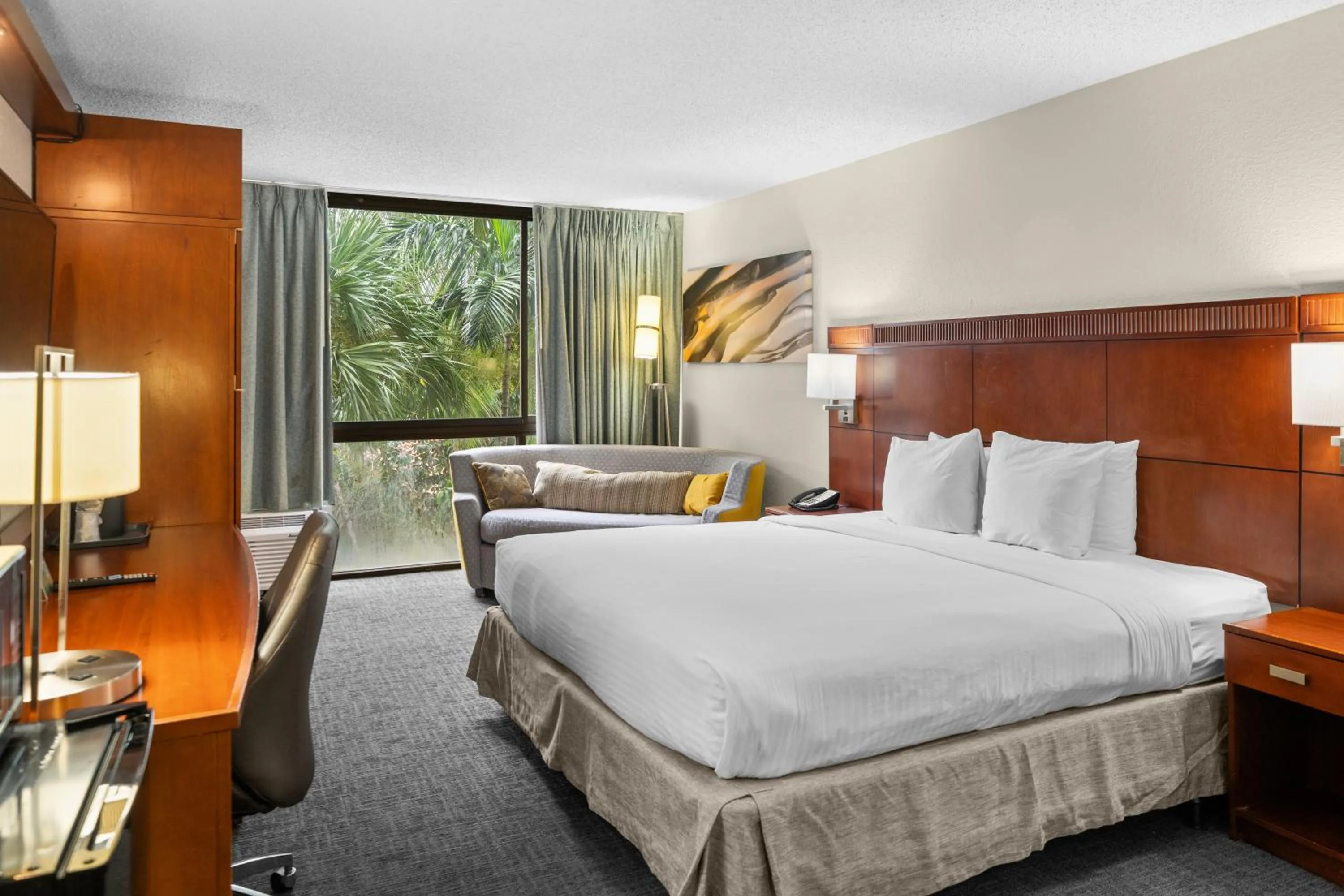 Bed in 88 Palms Hotel & Event Center