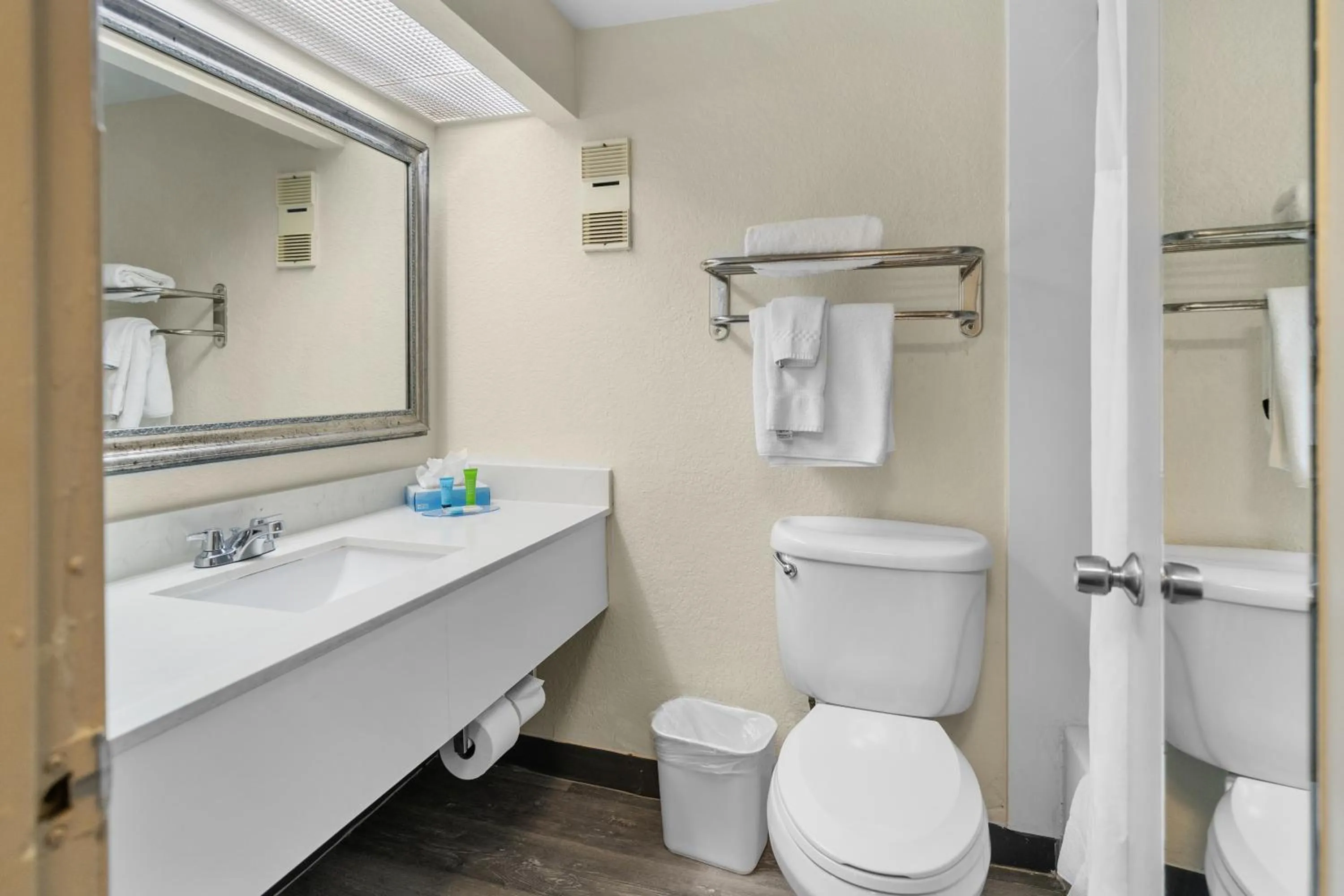 Toilet in 88 Palms Hotel & Event Center