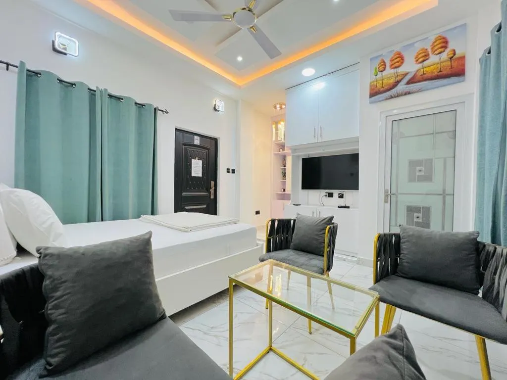 Photo of the whole room in Kamara Lakeview Hotel