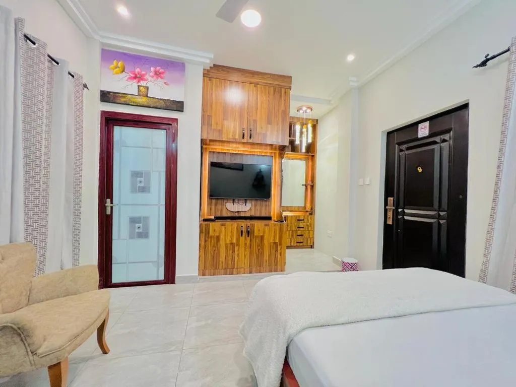 Photo of the whole room in Kamara Lakeview Hotel