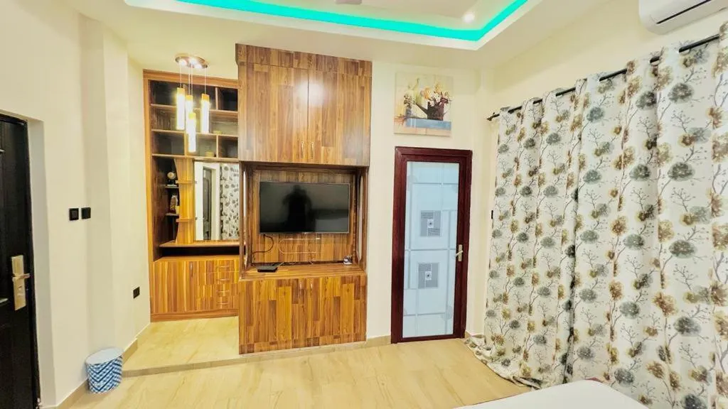 Photo of the whole room in Kamara Lakeview Hotel