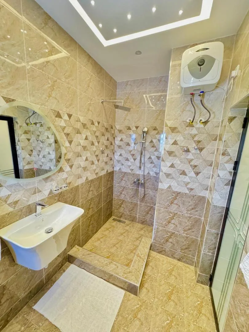 Kamara Lakeview Hotel