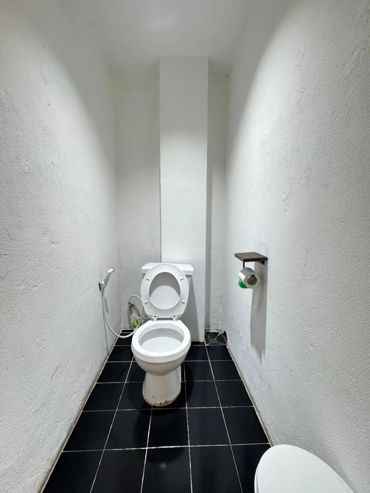 Toilet in Comfy Crib Hostel