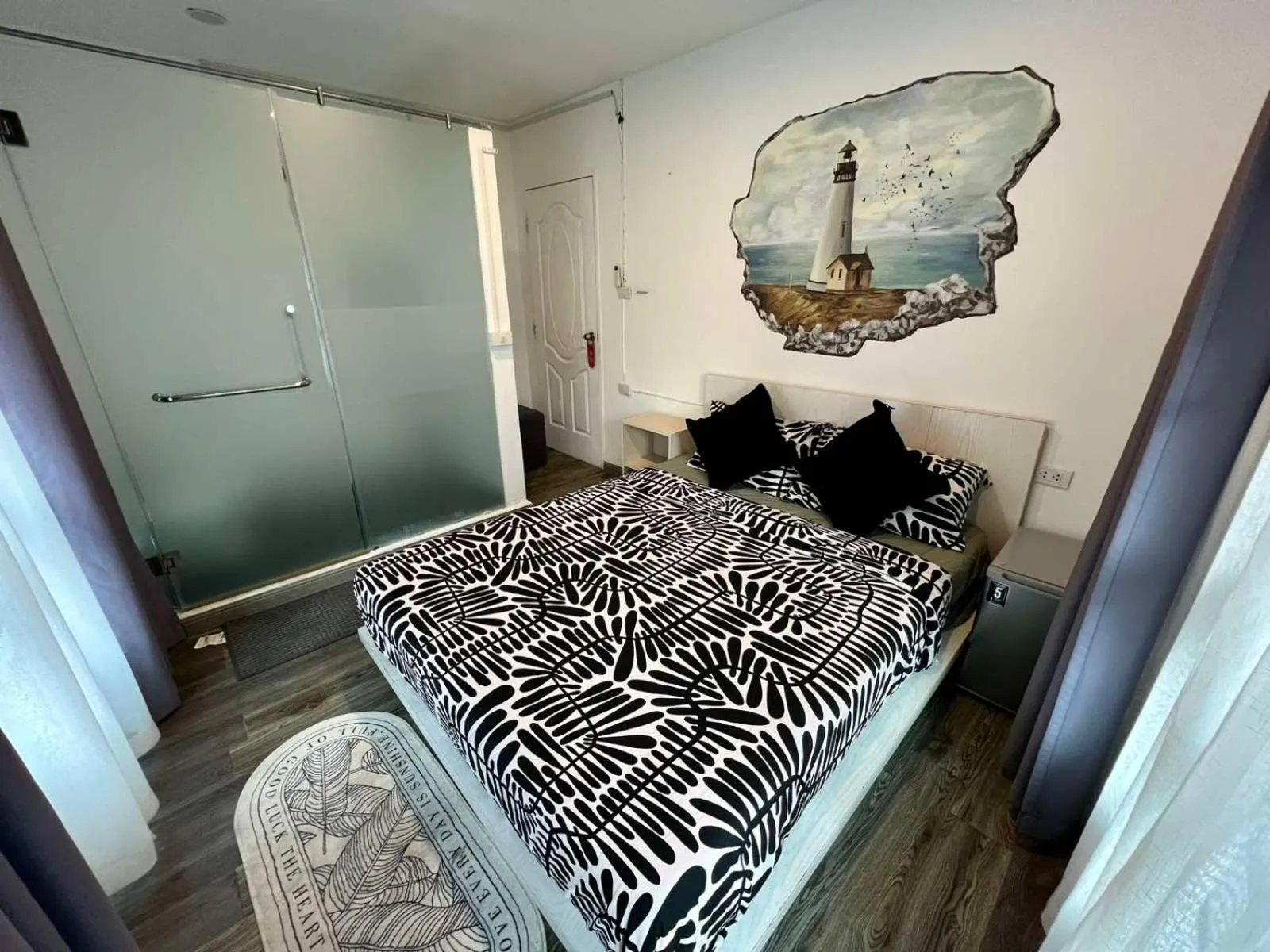 Bedroom, Bed in Comfy Crib Hostel