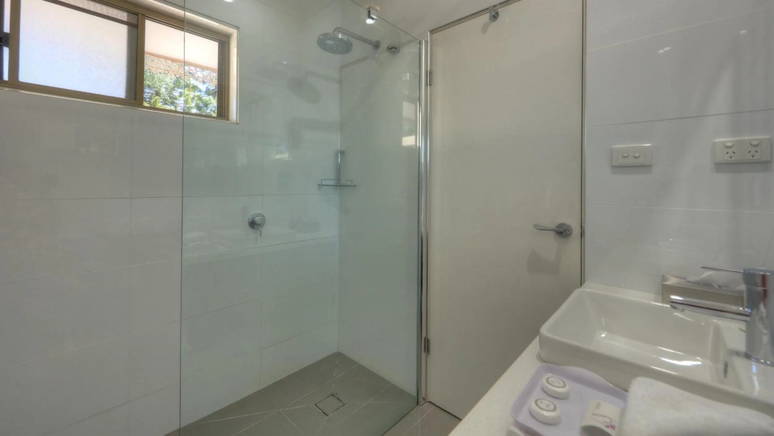 Barrass's John Bright Motor Inn