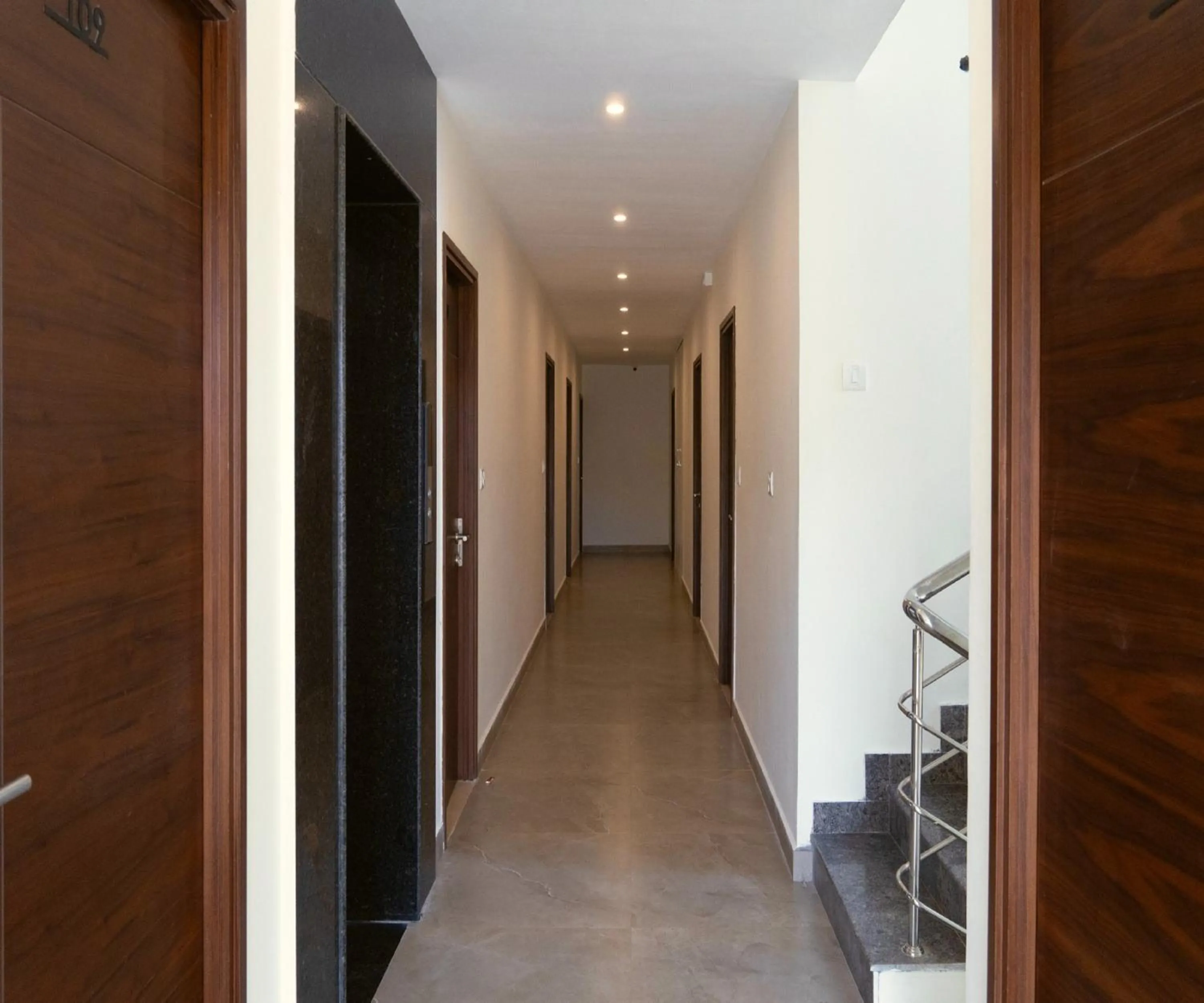 Lobby or reception in Flora Pavillion Near Global Hospital Perumbakkam