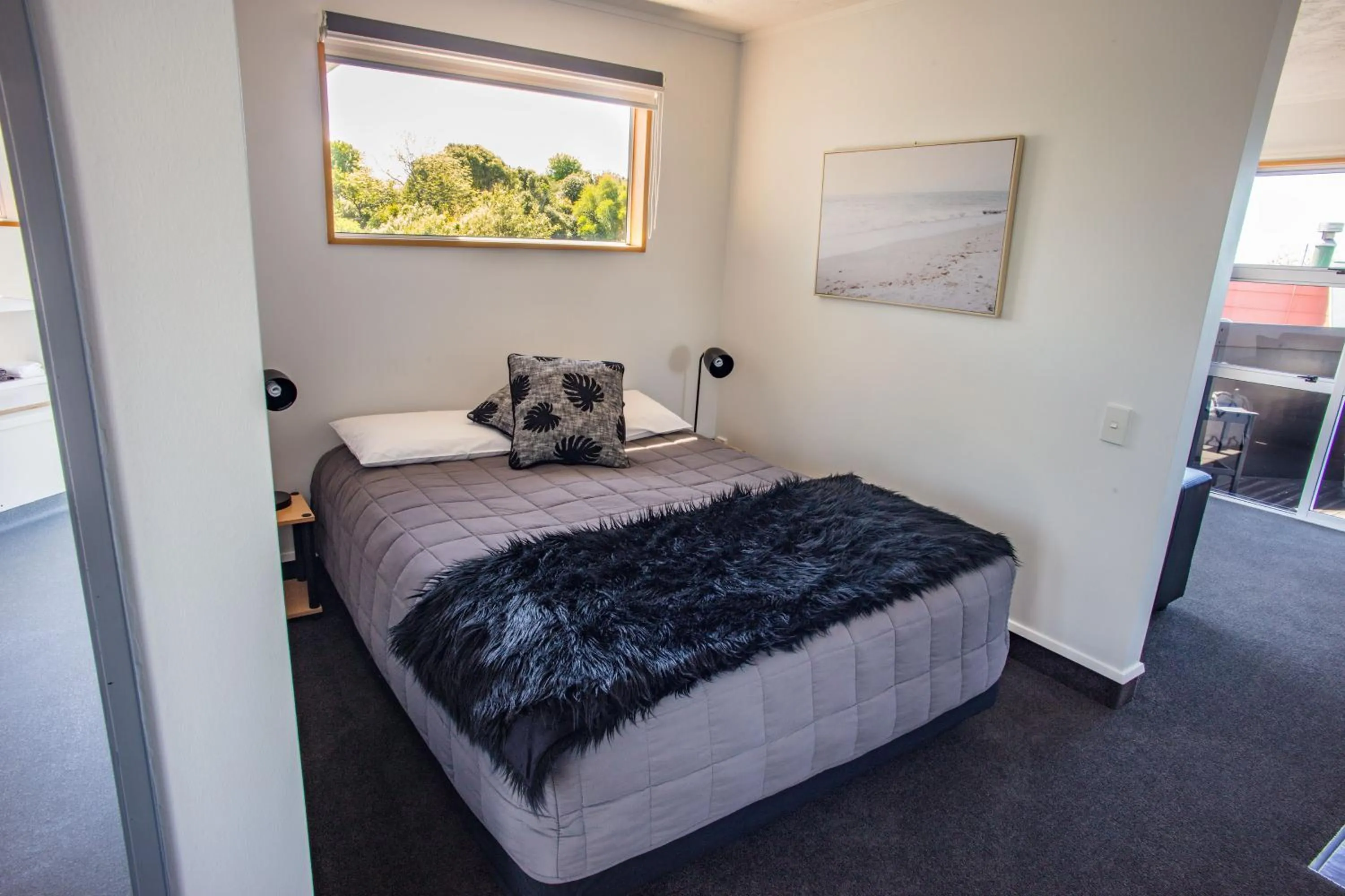 Bedroom, Bed in Kaka Point Motels