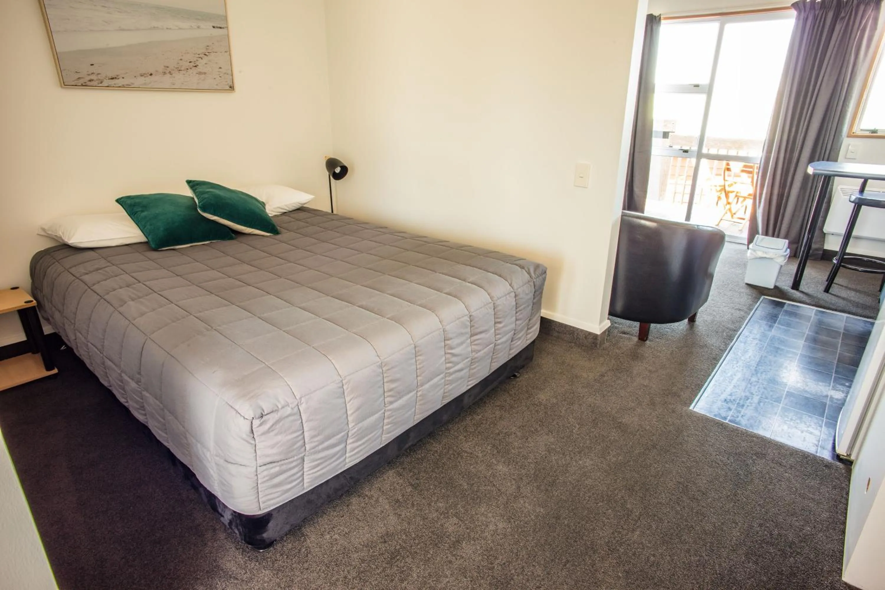 Bedroom, Bed in Kaka Point Motels