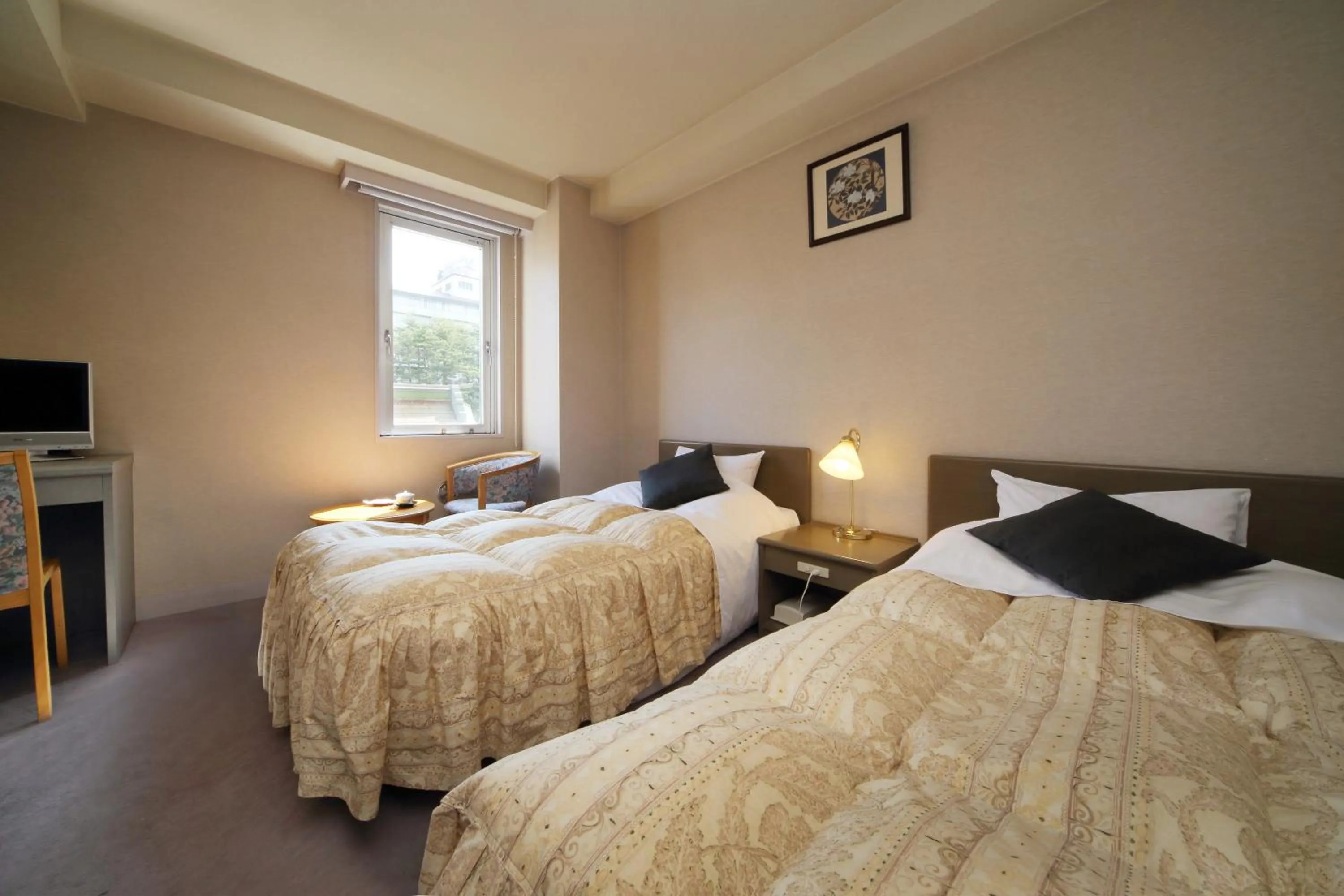 Photo of the whole room, Bed in Kami no yama Azumaya