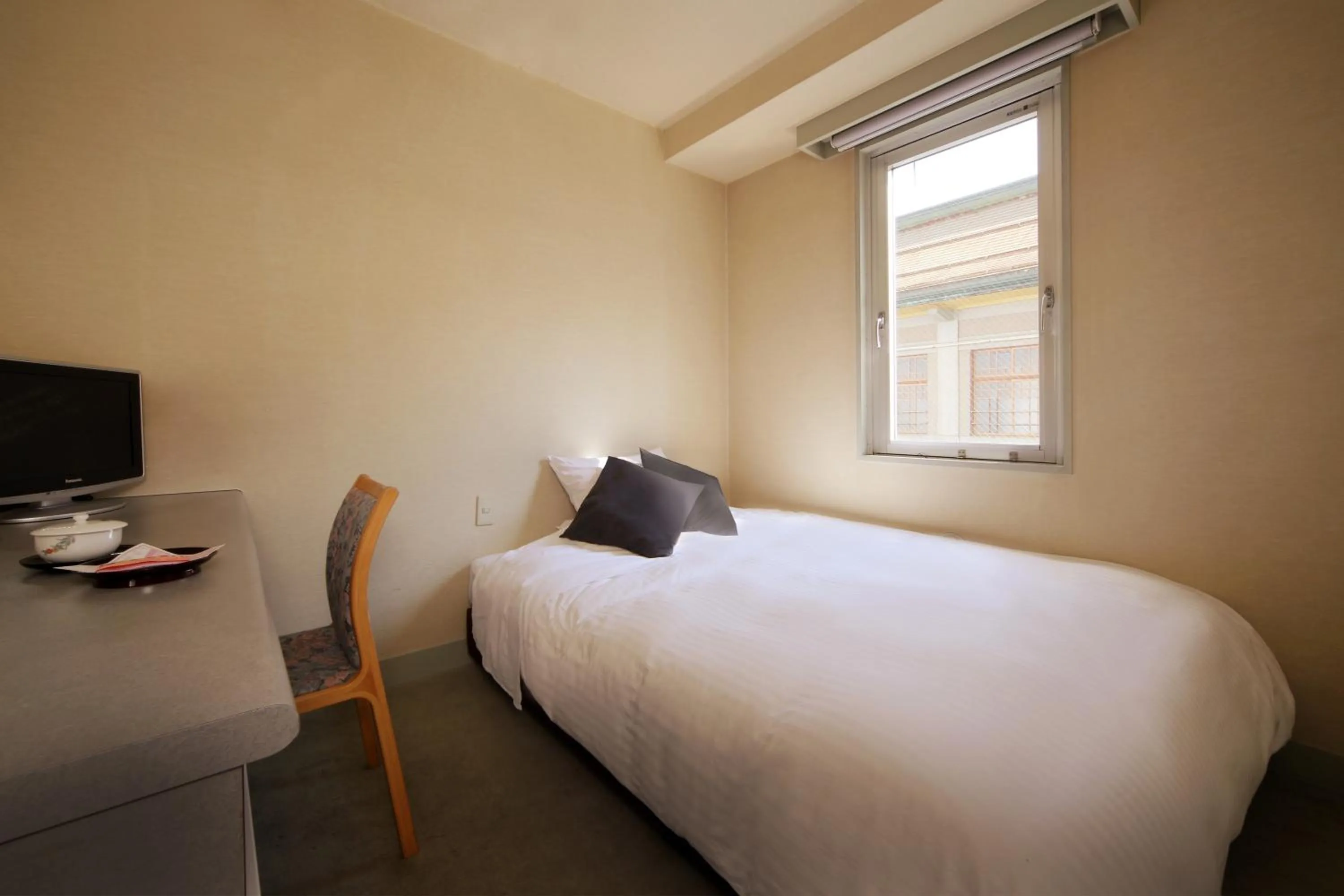 Photo of the whole room, Bed in Kami no yama Azumaya