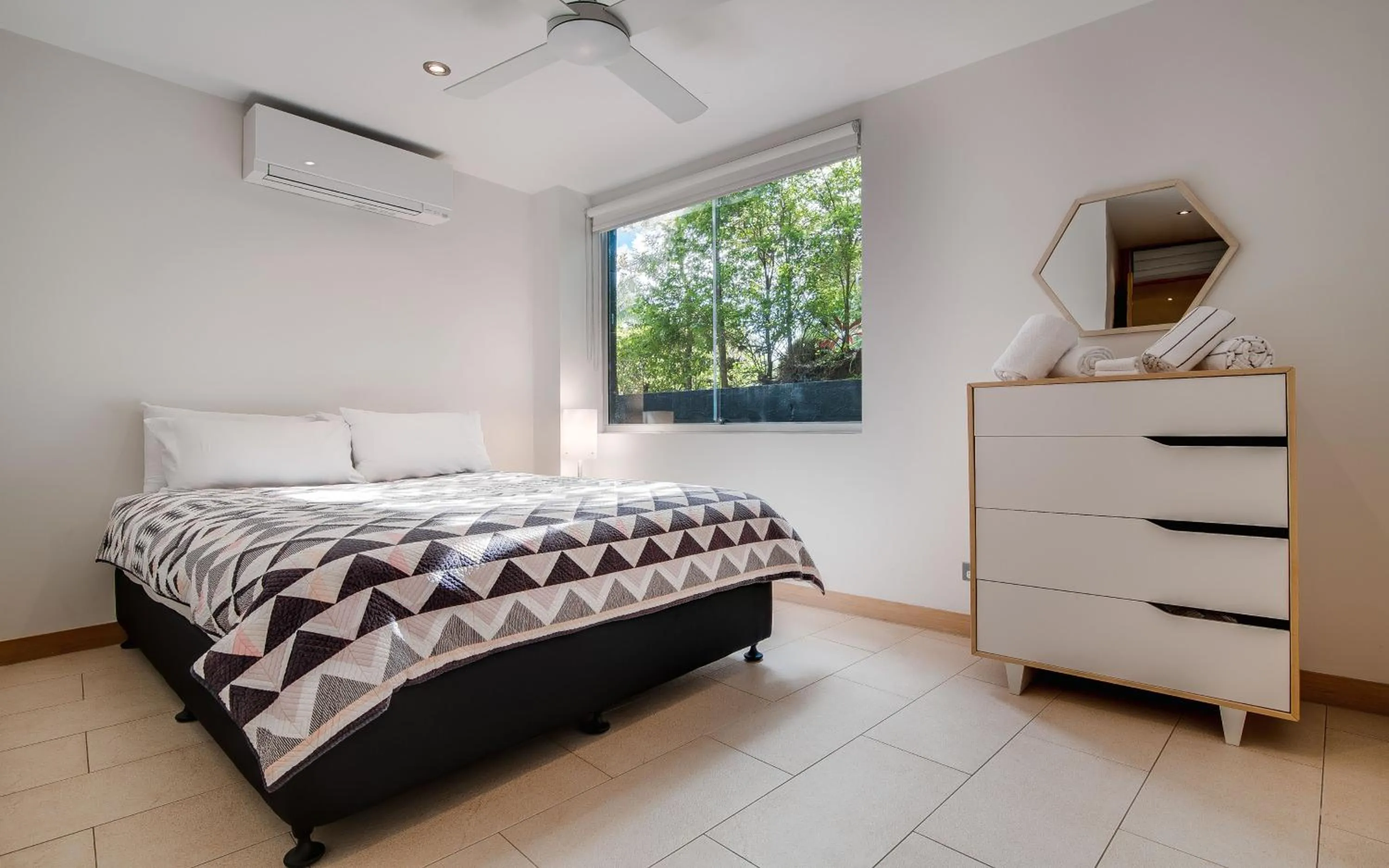 Bedroom, Bed in Noosa Residences