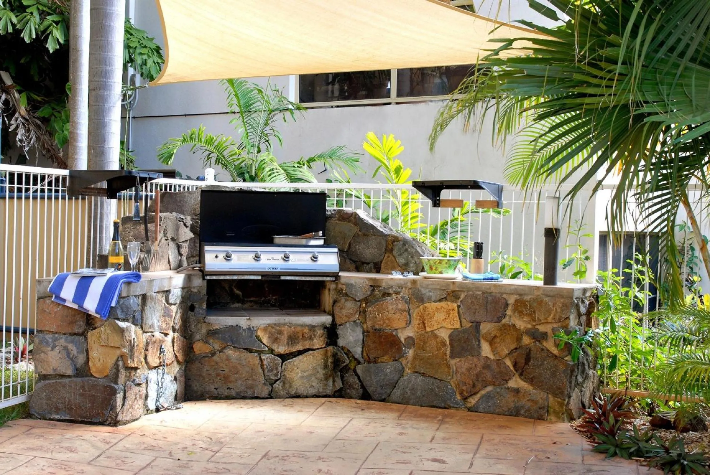 BBQ facilities in Coral Sea Vista Apartments