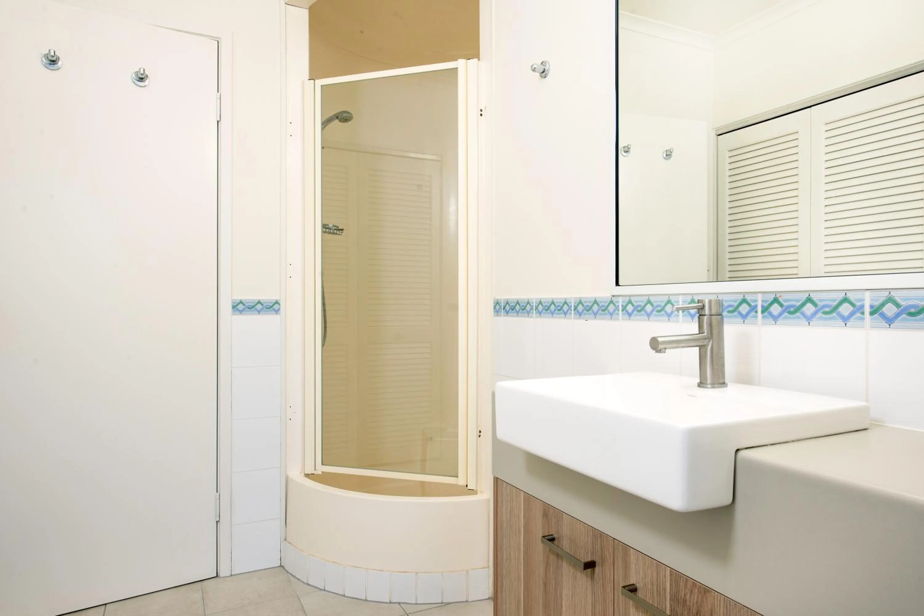 Shower in Coral Sea Vista Apartments