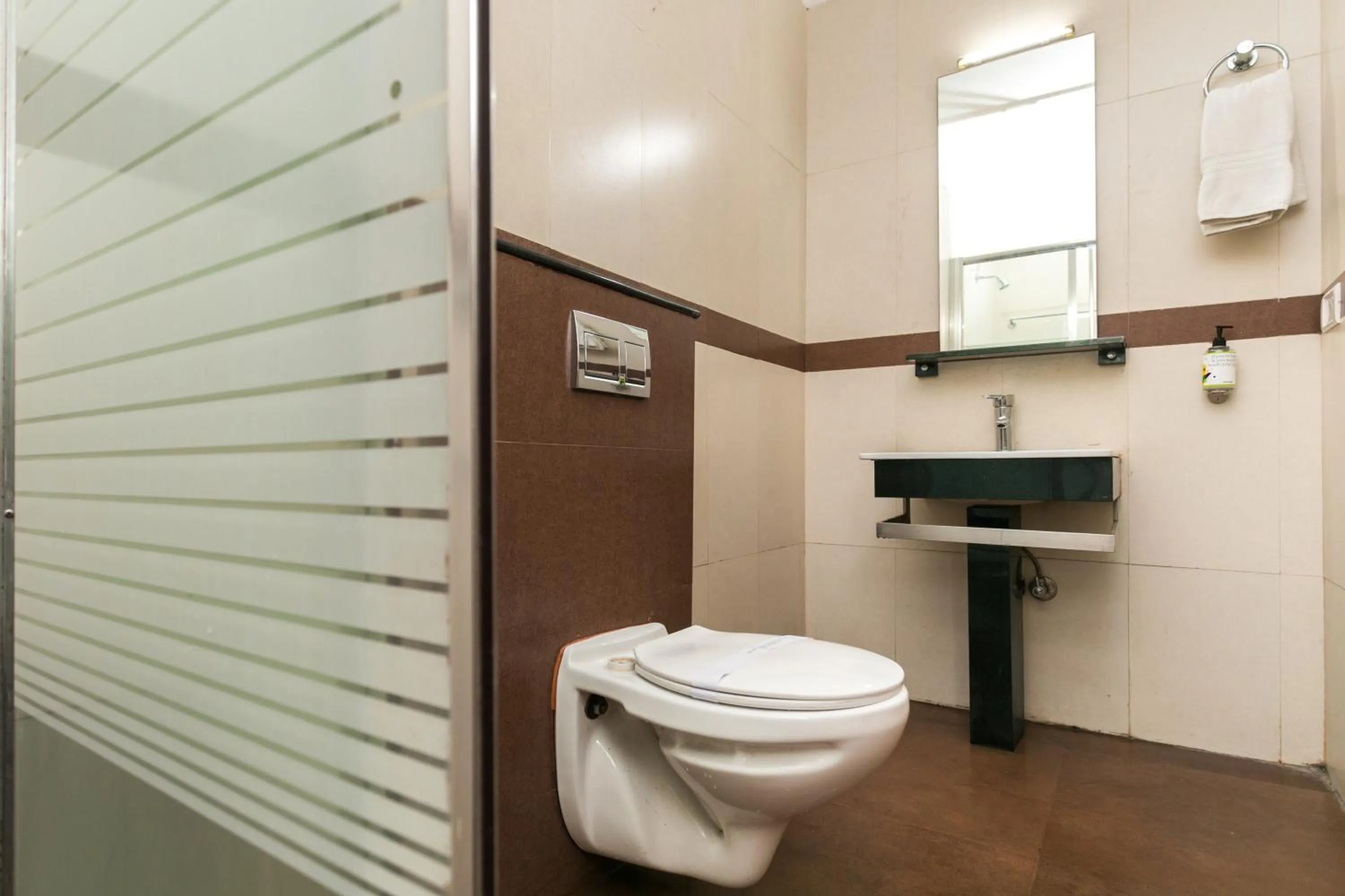 Toilet in Le Celestium