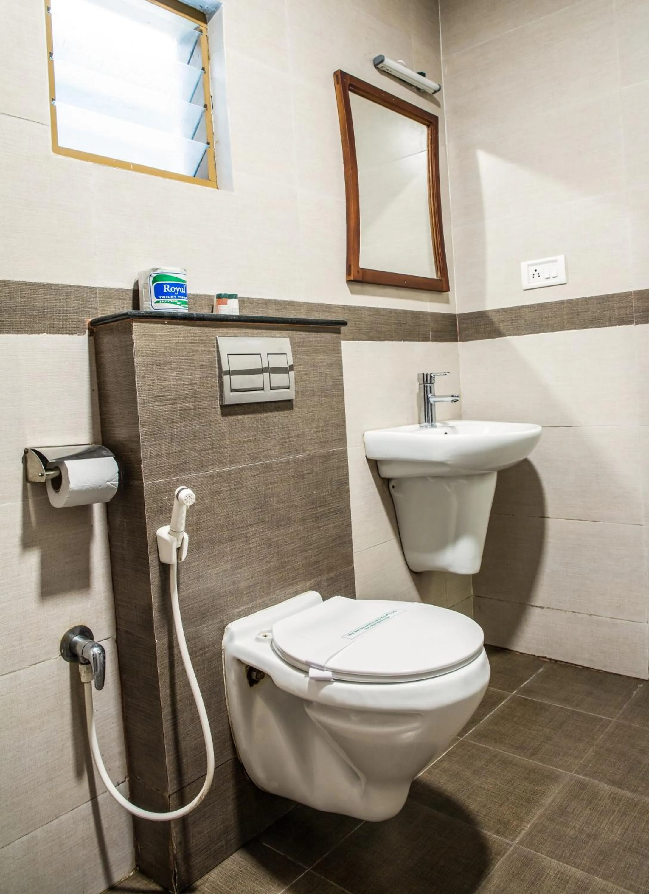 Shower in Le Celestium