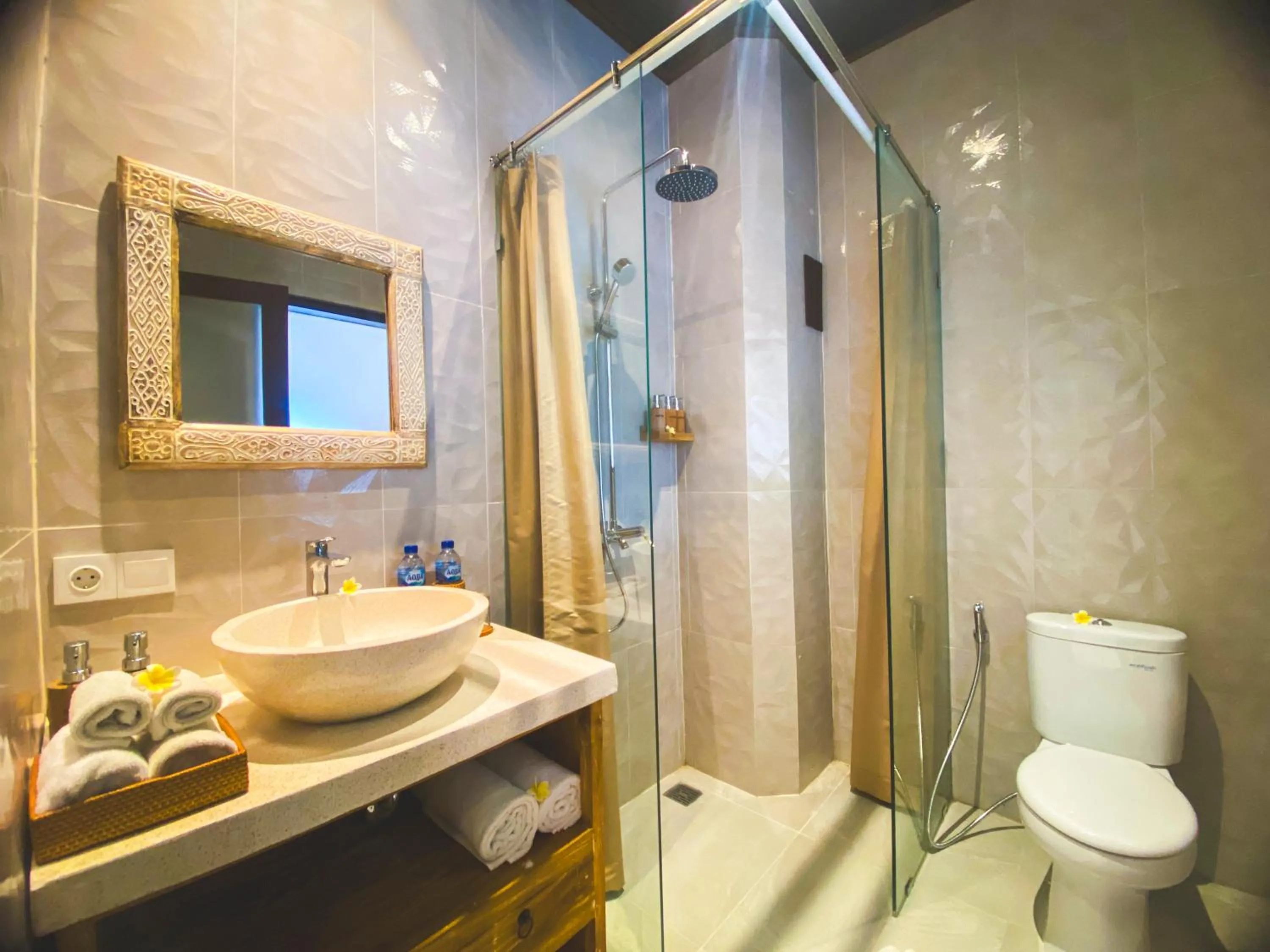 Toilet in Gayatri Retreat Ubud