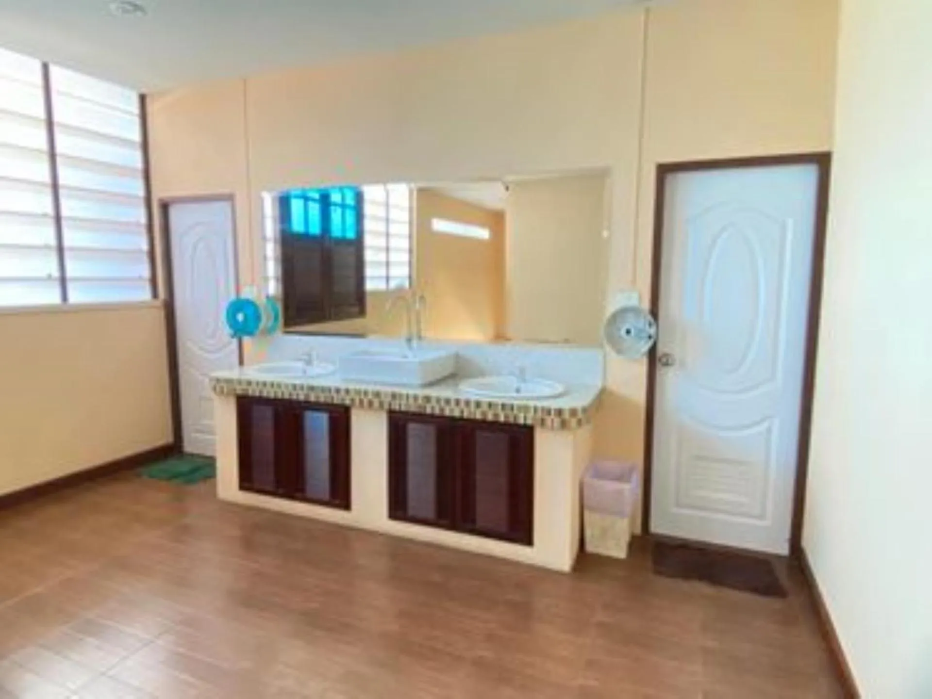 Bathroom in Lotus Hostel Beach Koh Tao