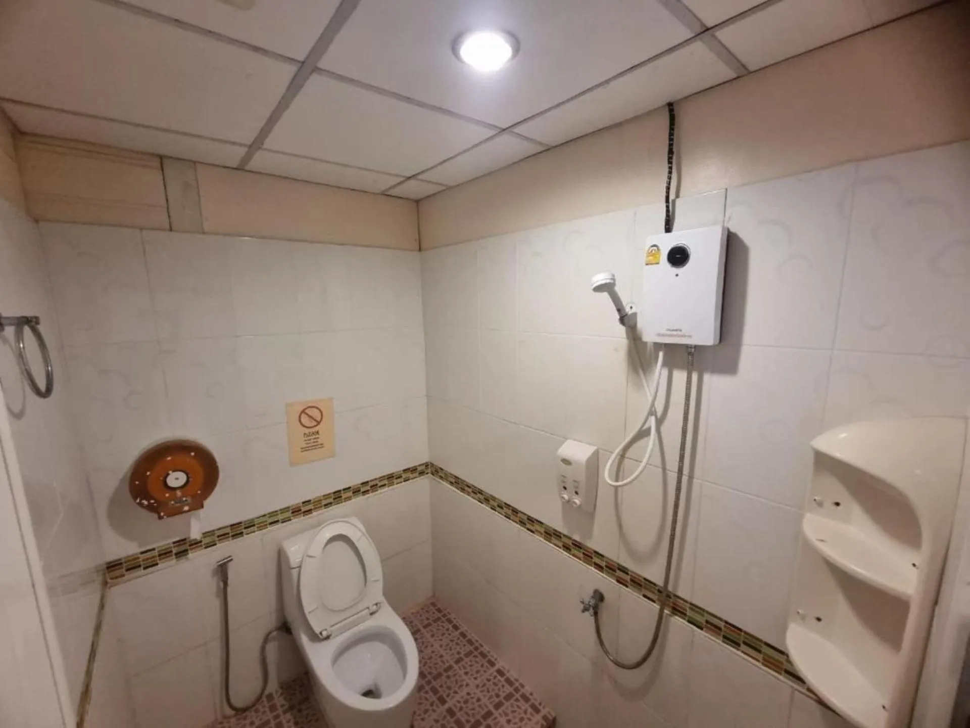 Toilet in Lotus Hostel Beach Koh Tao