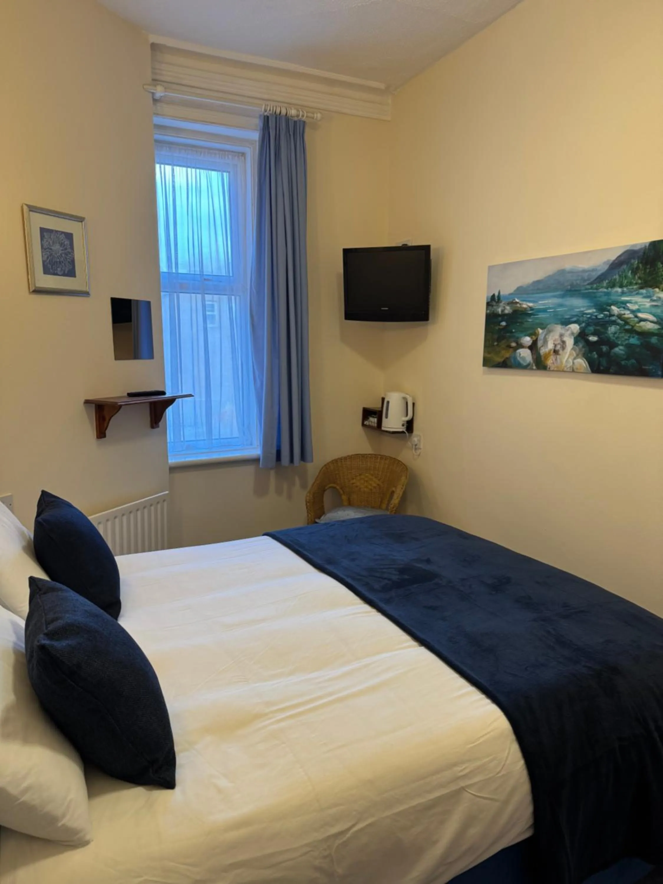 Bedroom, Bed in Marlow Lodge