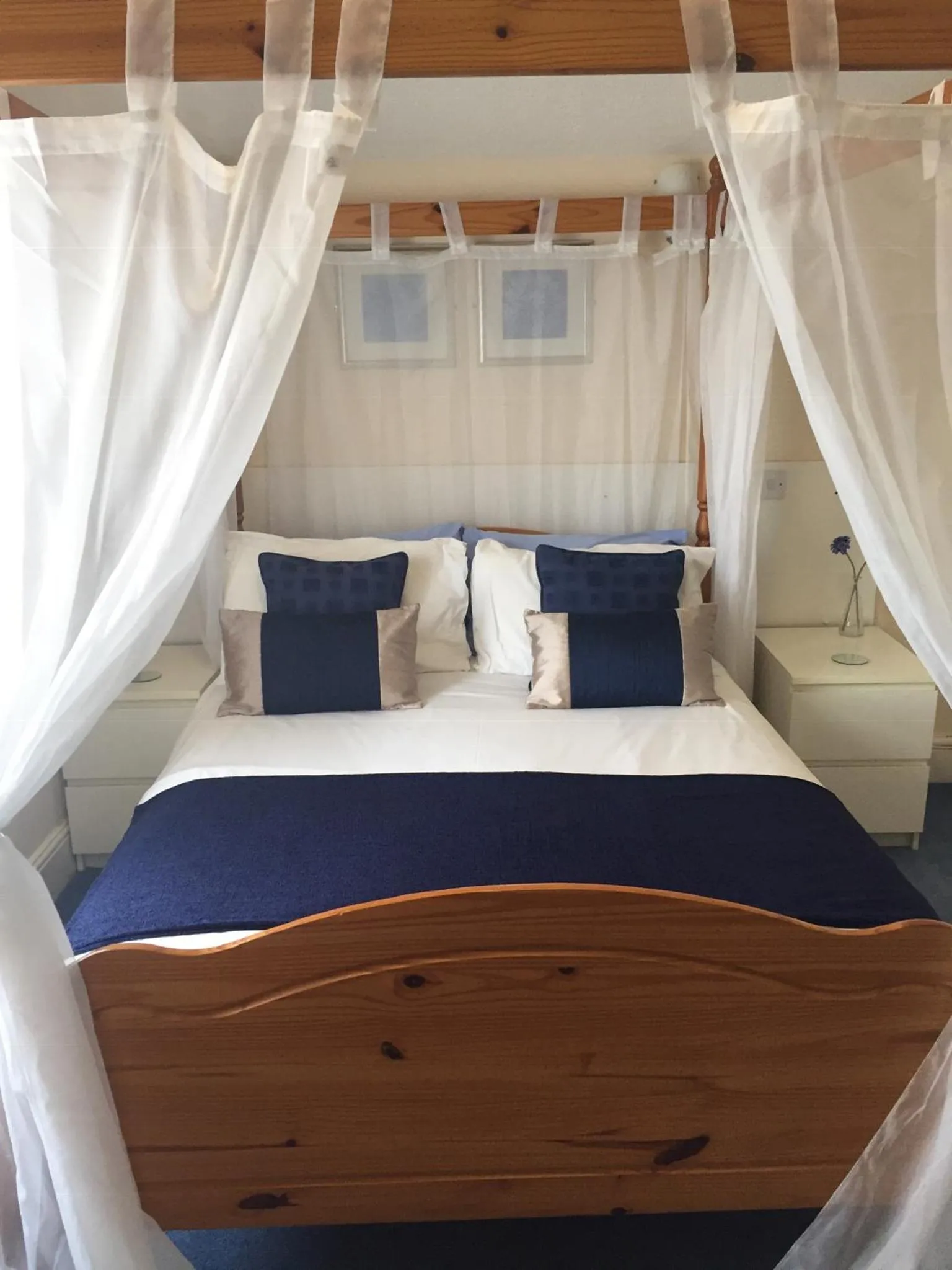 Bed in Marlow Lodge