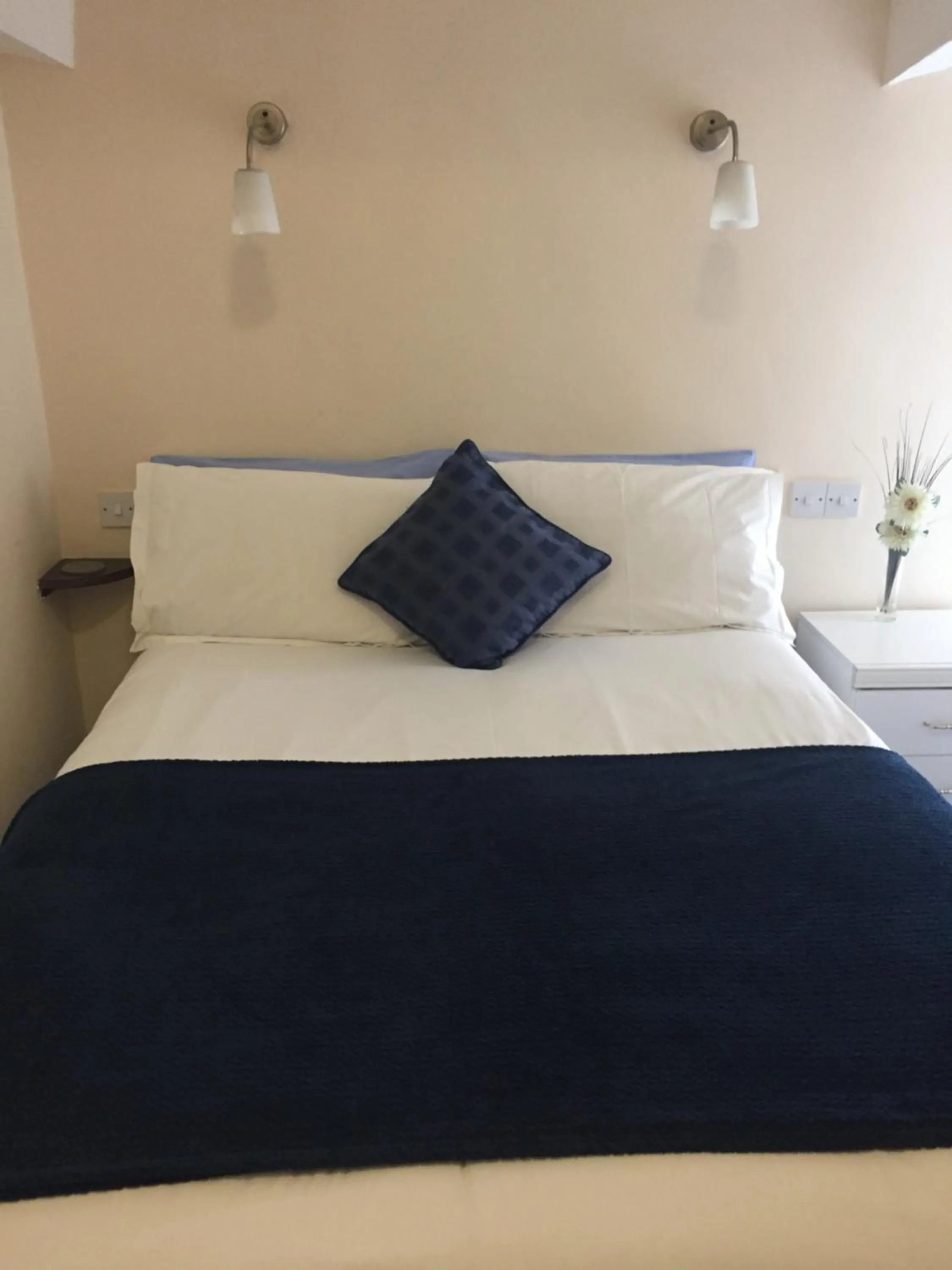 Bedroom, Bed in Marlow Lodge