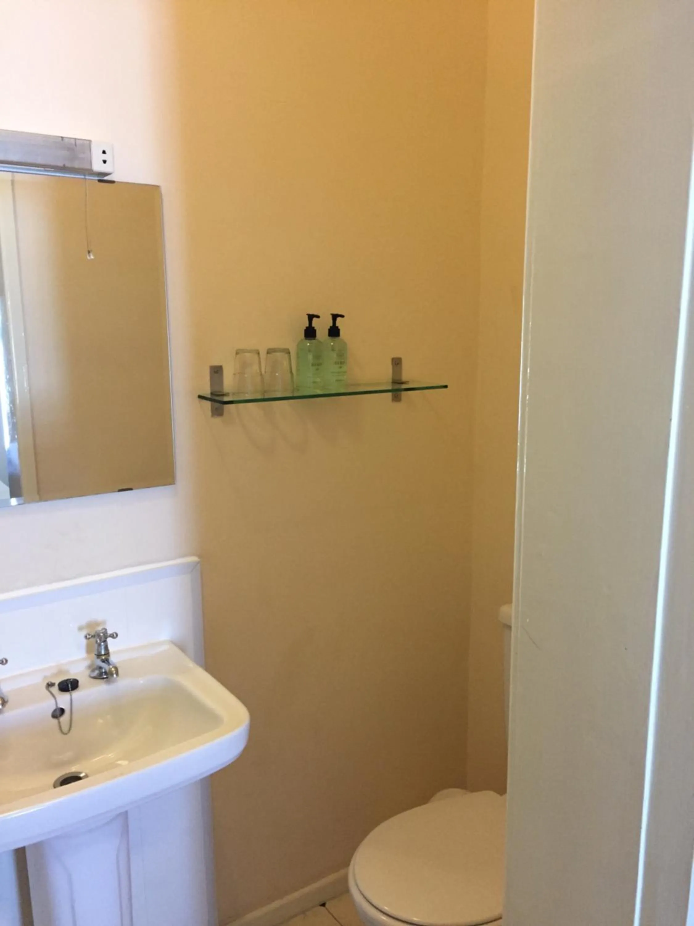 Bathroom in Marlow Lodge