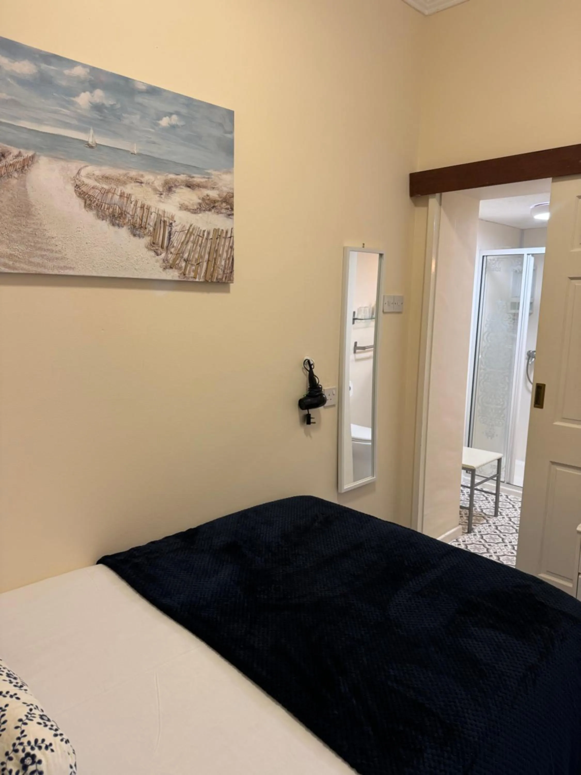 Bedroom, Bed in Marlow Lodge