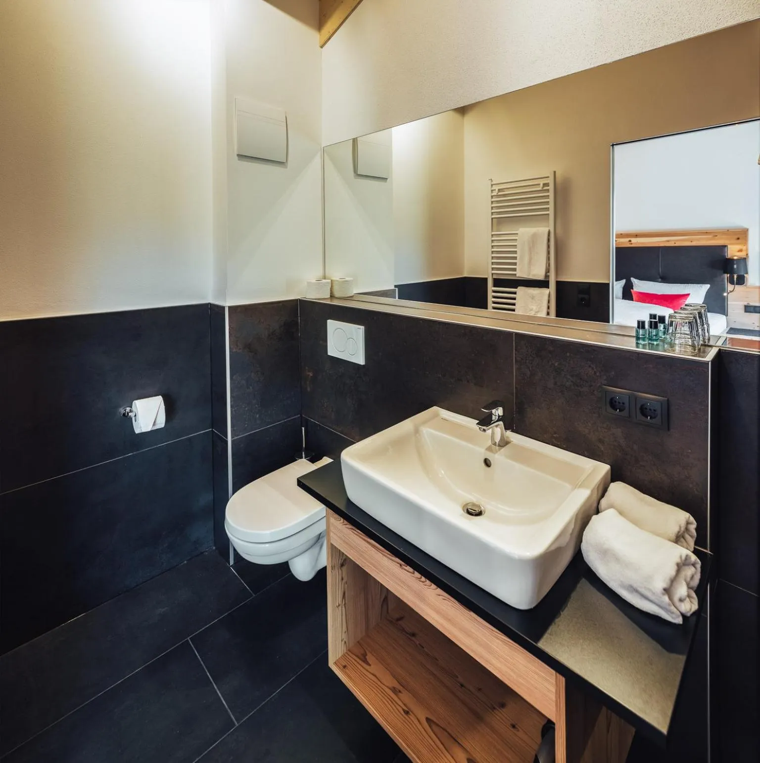 Toilet in Haus Piz Lad