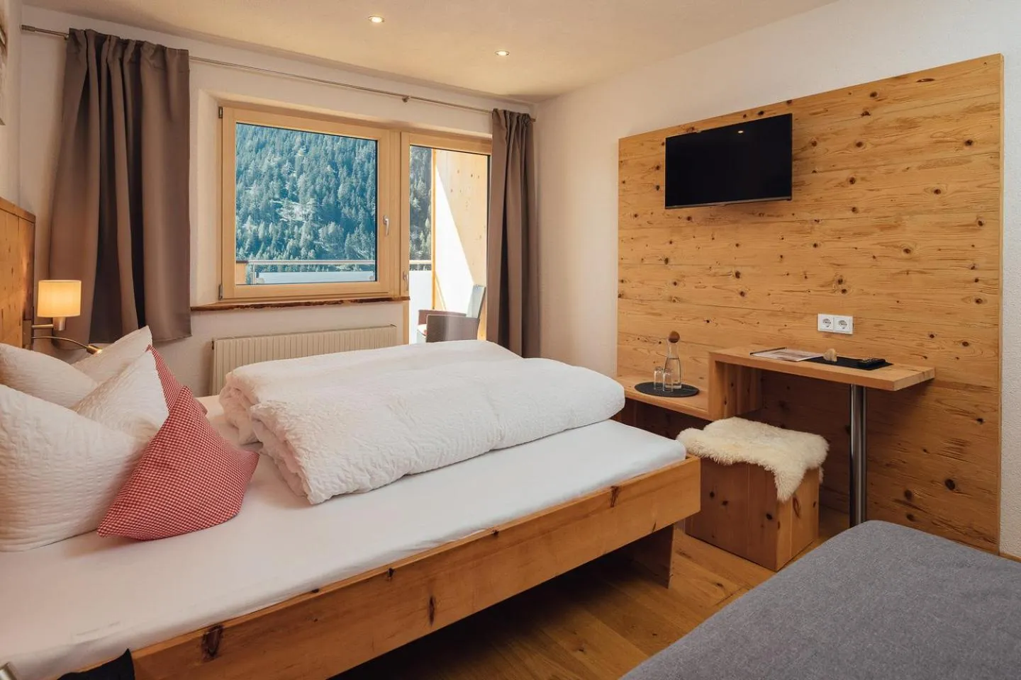 Balcony/Terrace, Bed in Haus Piz Lad