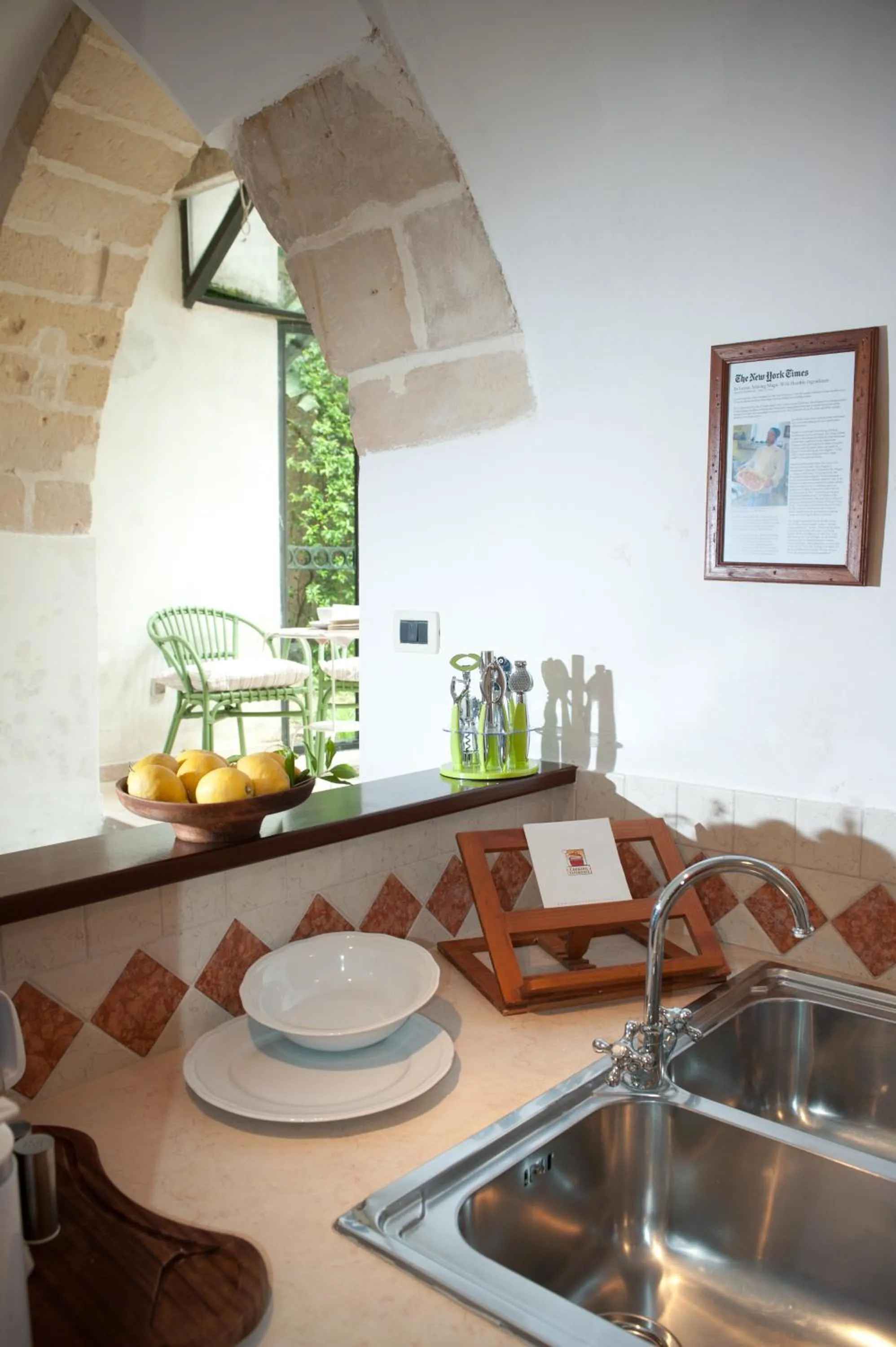 Kitchen or kitchenette in Casa d'Artista Suite & Garden