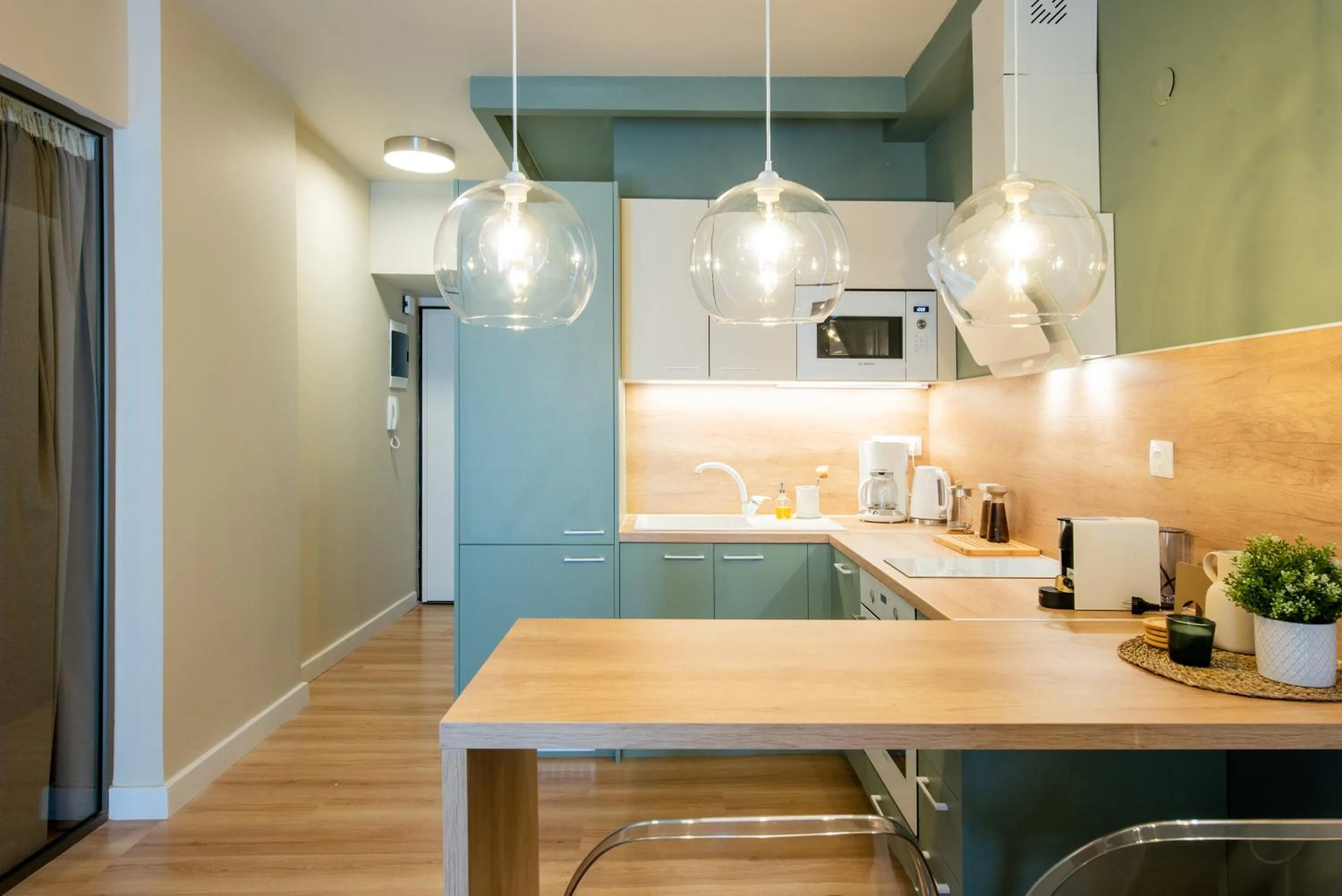 Coffee/tea facilities in Mandarin apartments by halu!