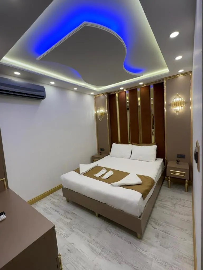 Small Double Room in Moonlight Suit Hotel Taksim