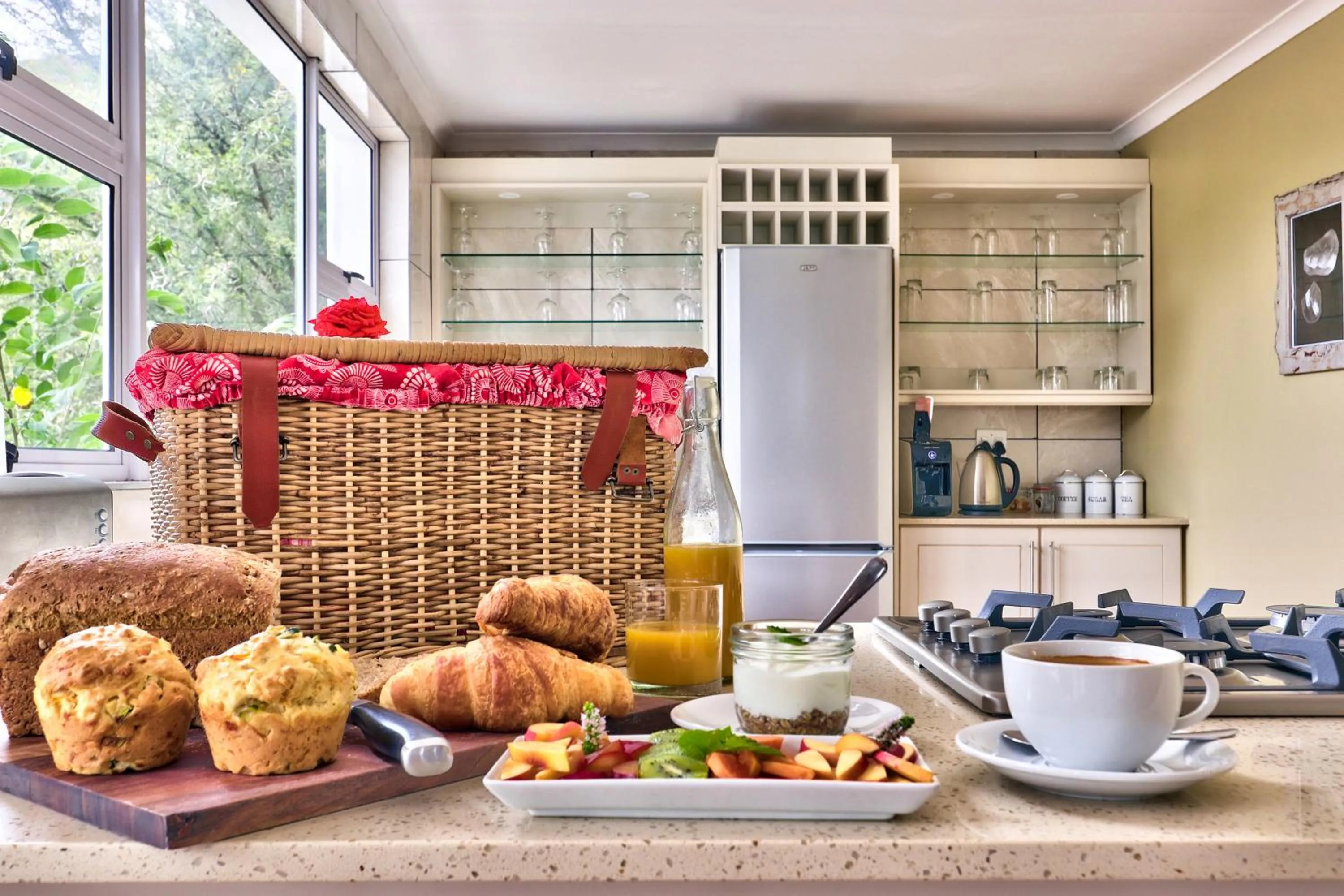 Breakfast in Orange Grove