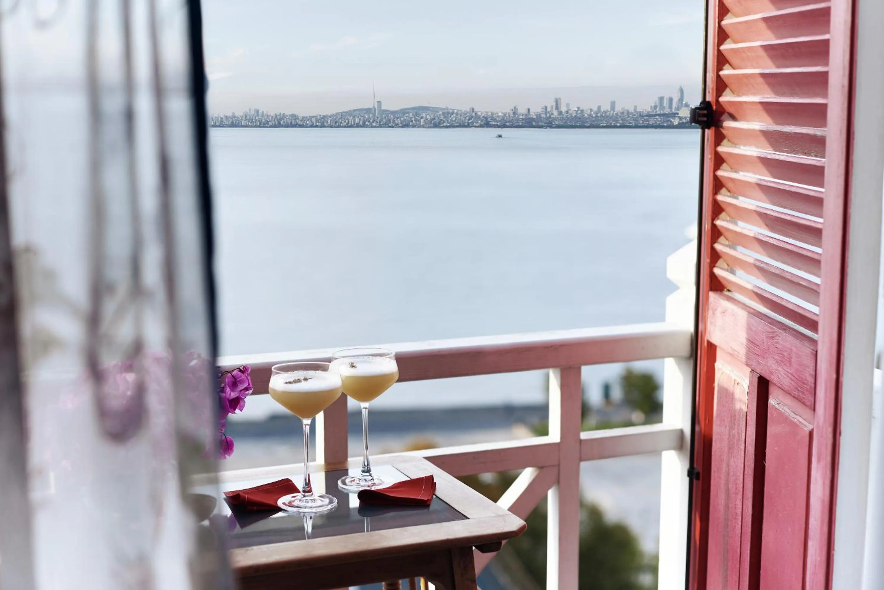 Patio in Büyükada Splendid Palace Hotel