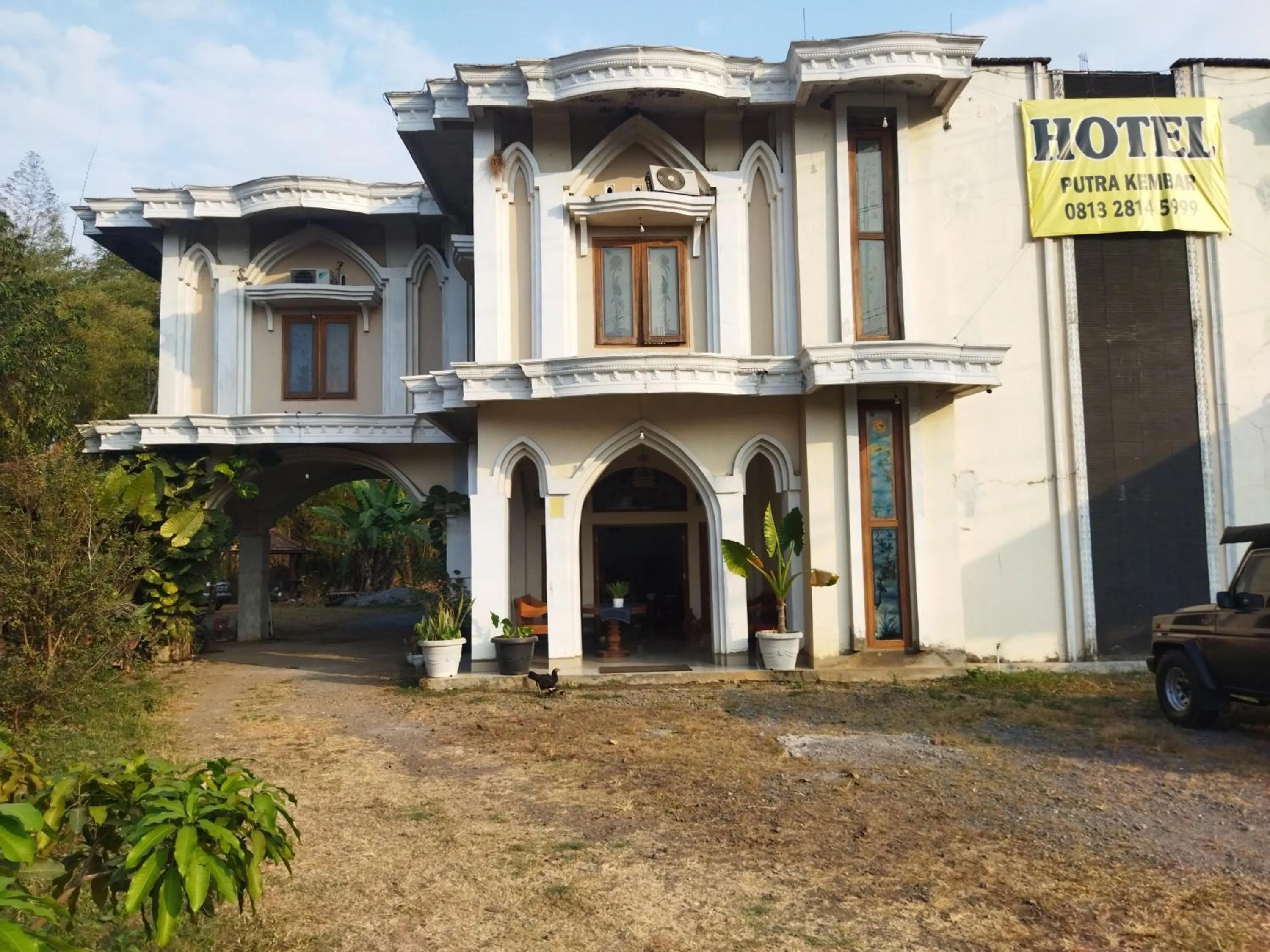 Property Building in Hotel Putra Kembar