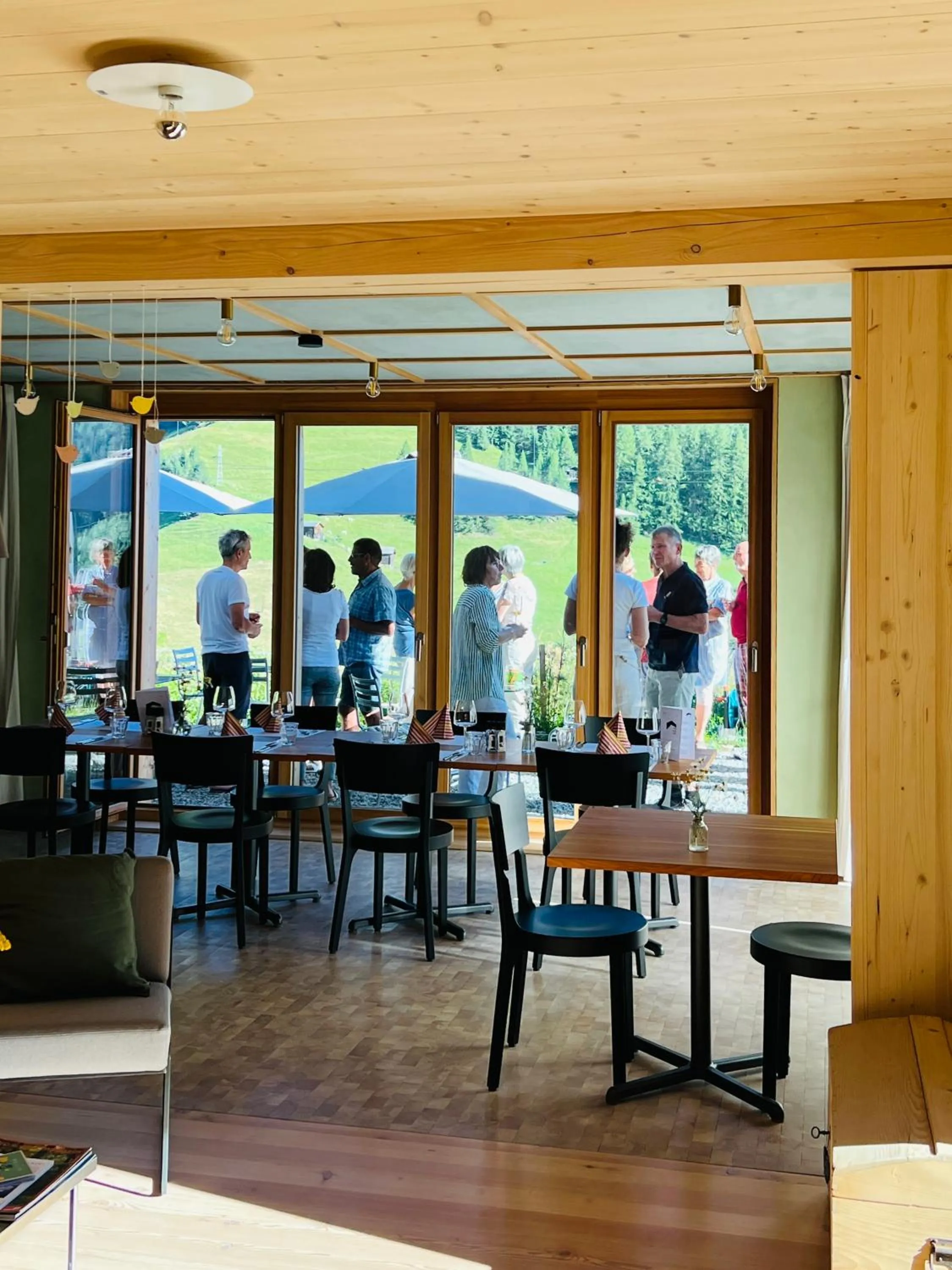 Lounge or bar in Berglodge Goms (Hotel)