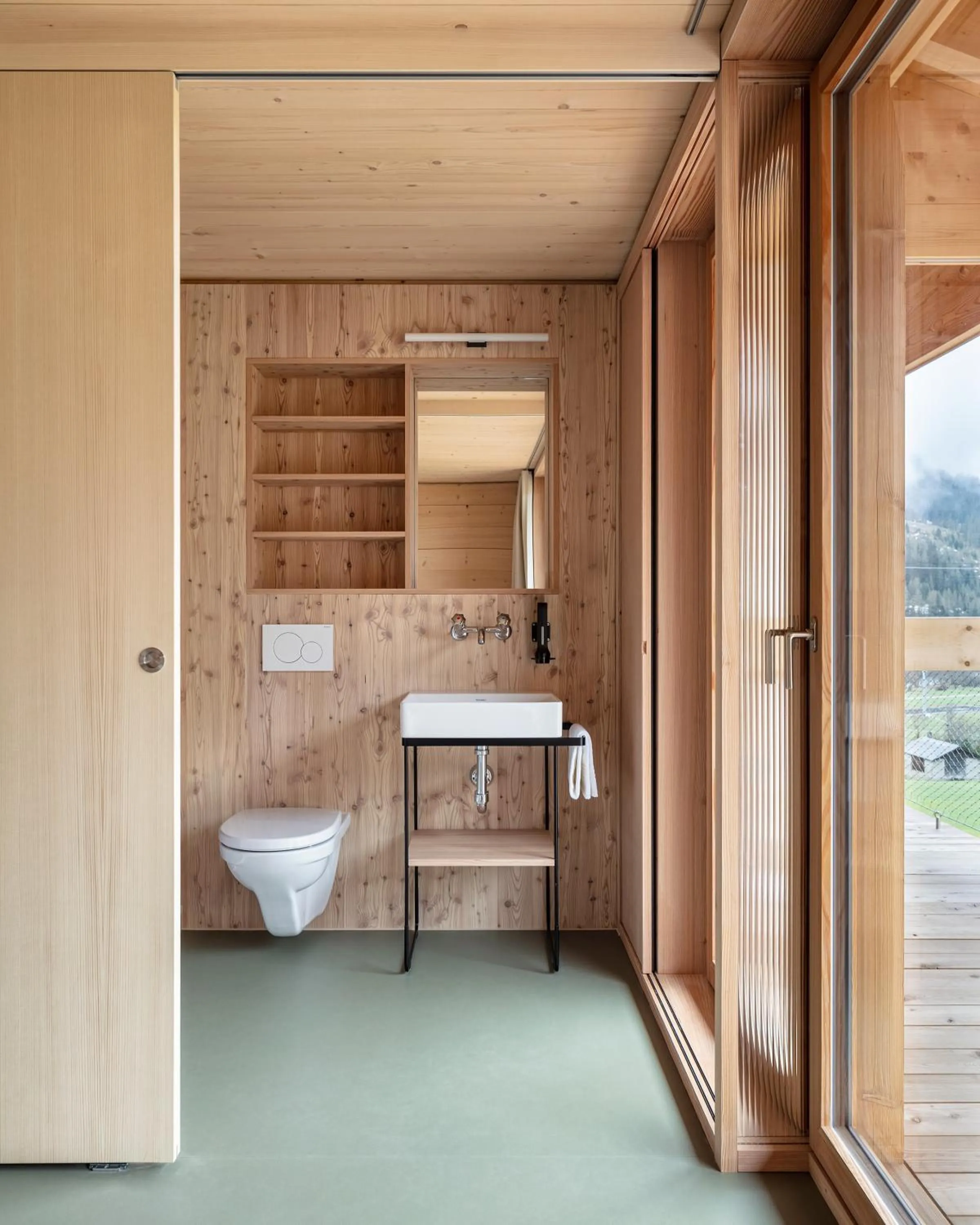 Bathroom in Berglodge Goms (Hotel)