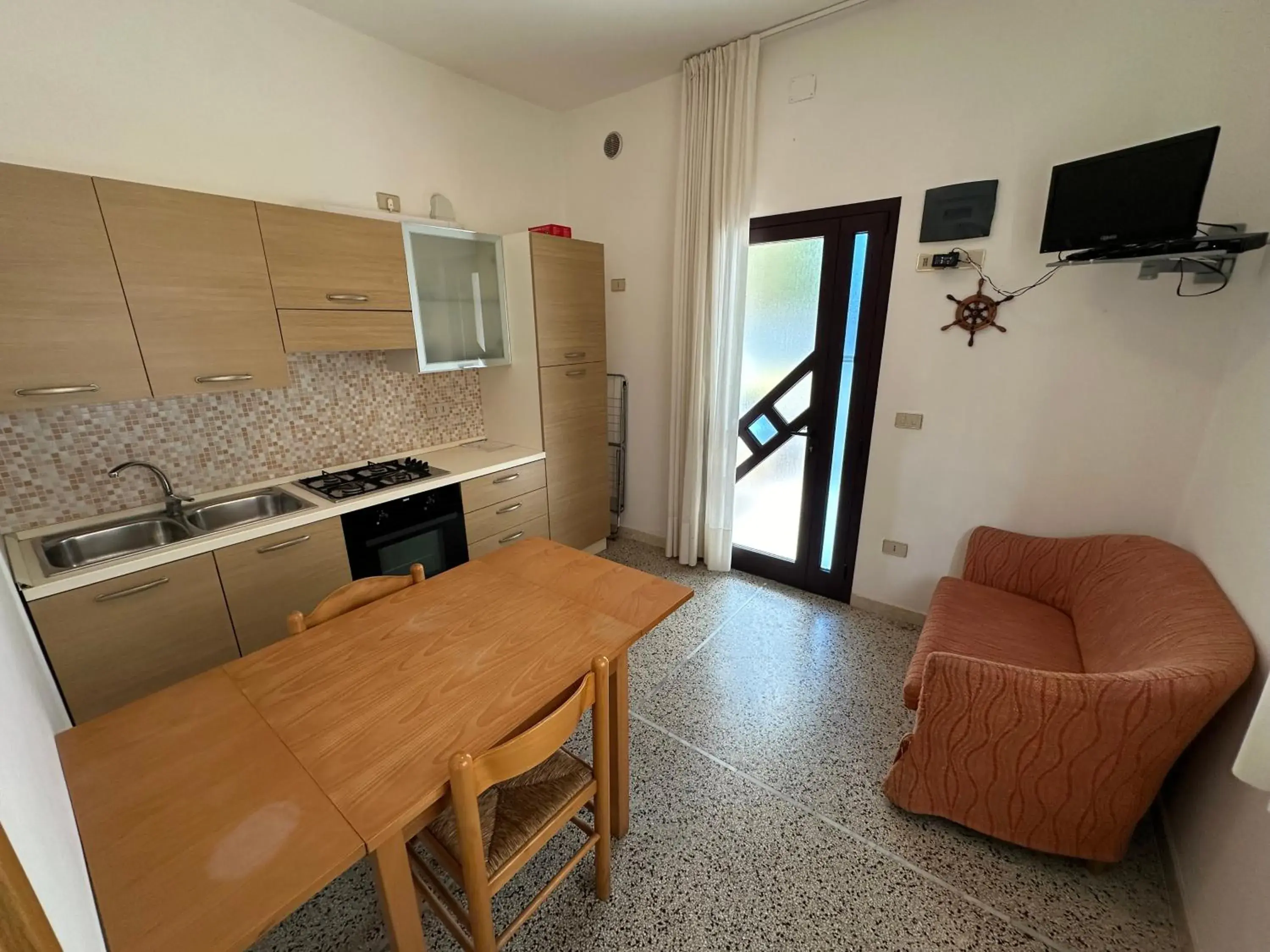 Marconi Bilocale - Agenzia Cocal Marconi Bilocale - Agenzia Cocal