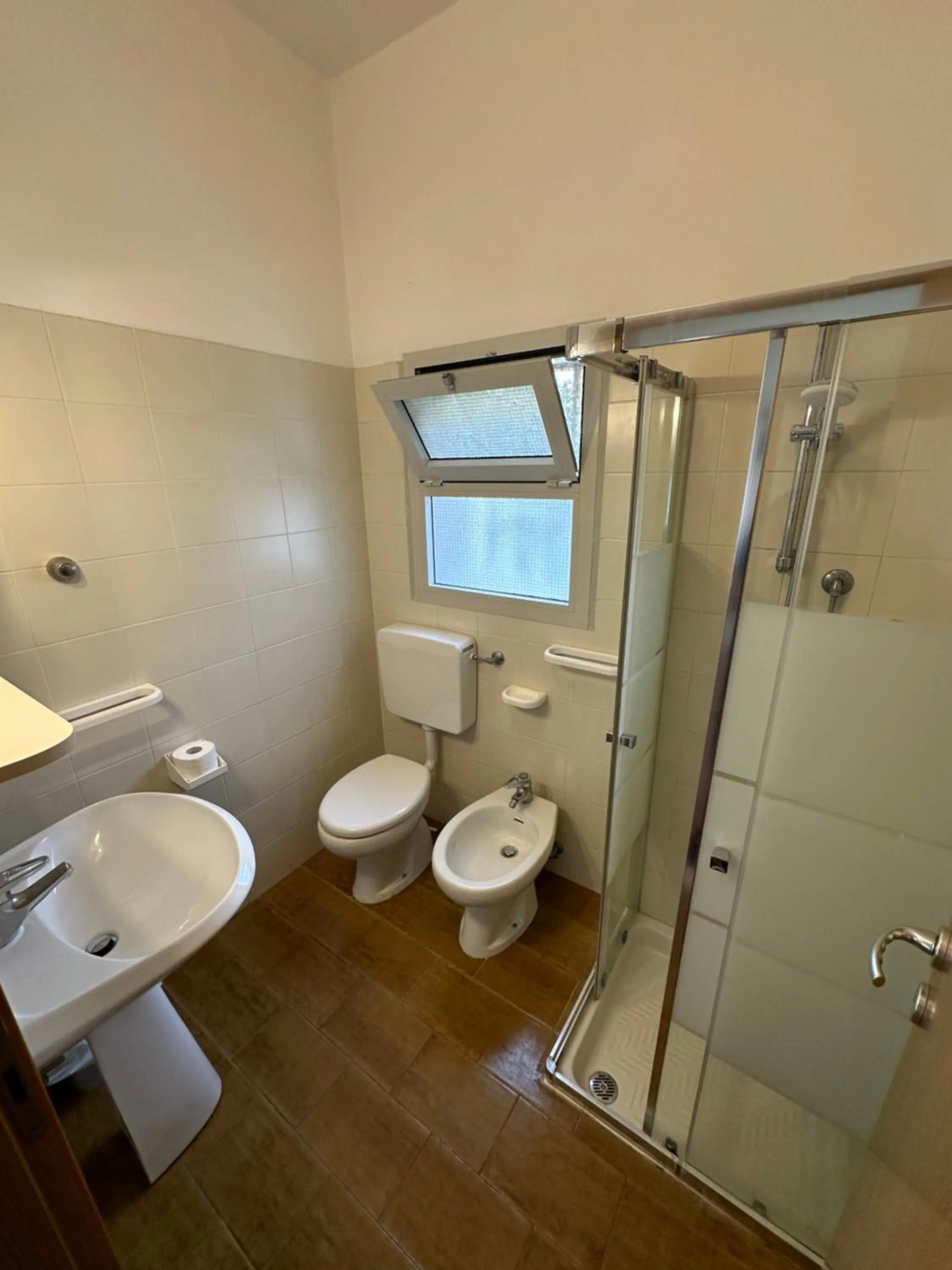 Shower in Marconi Bilocale - Agenzia Cocal