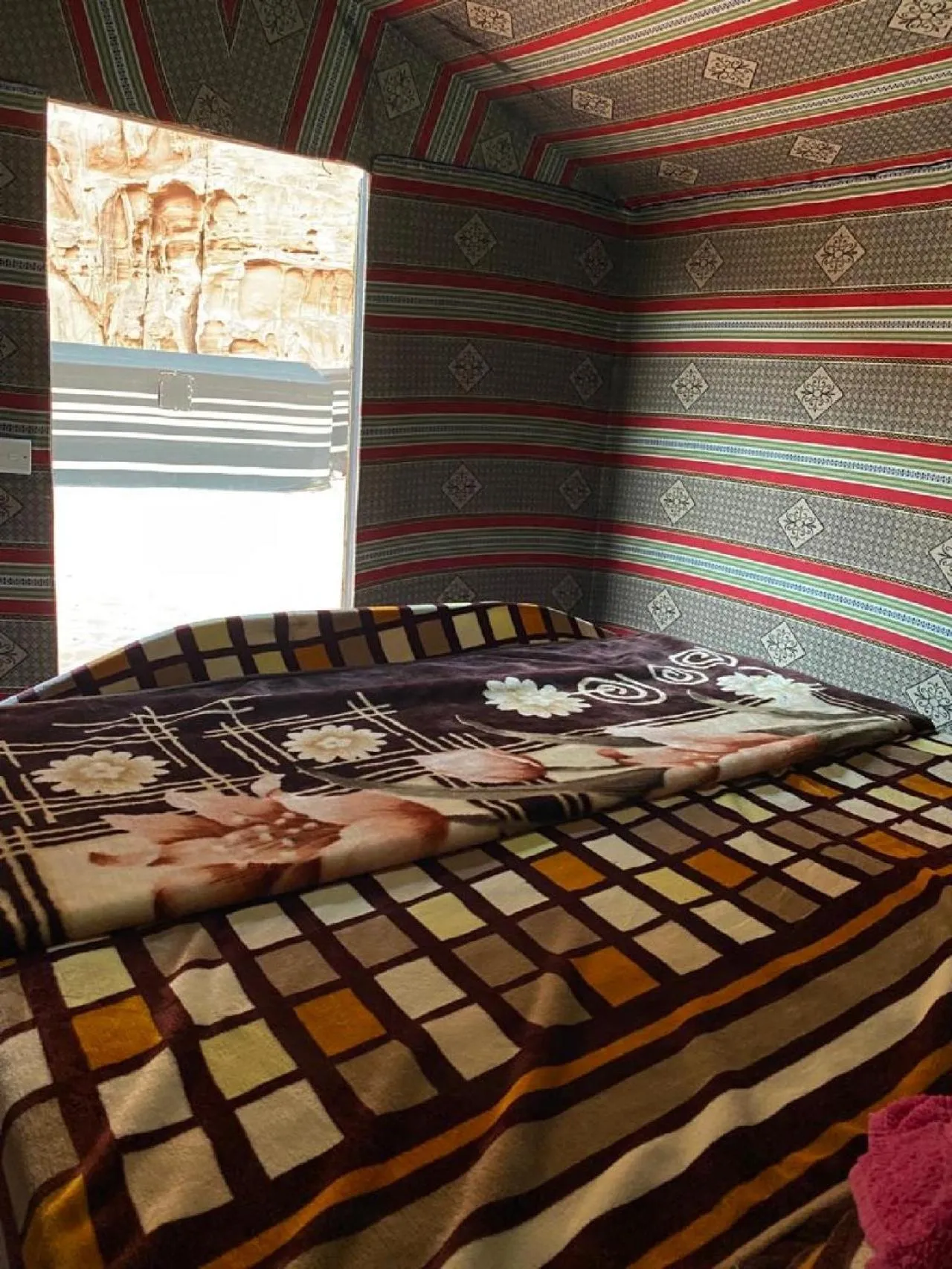 Bed in Wadirum winter