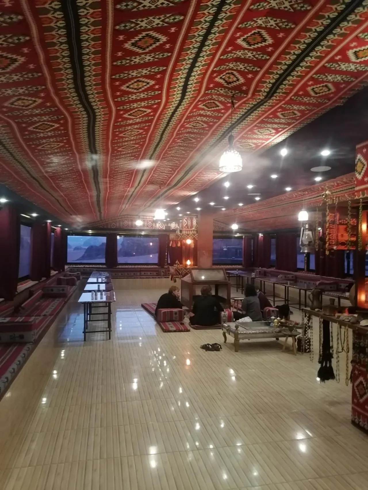 Restaurant/places to eat in Wadirum winter