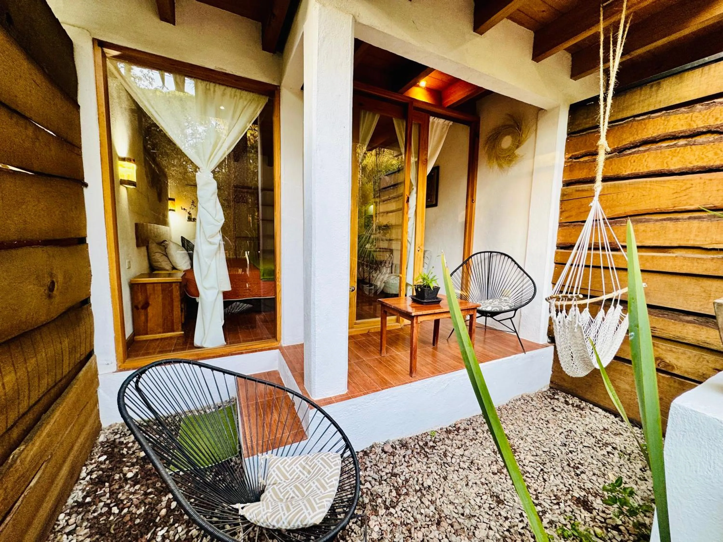 Day in Encino House Hotel Boutique