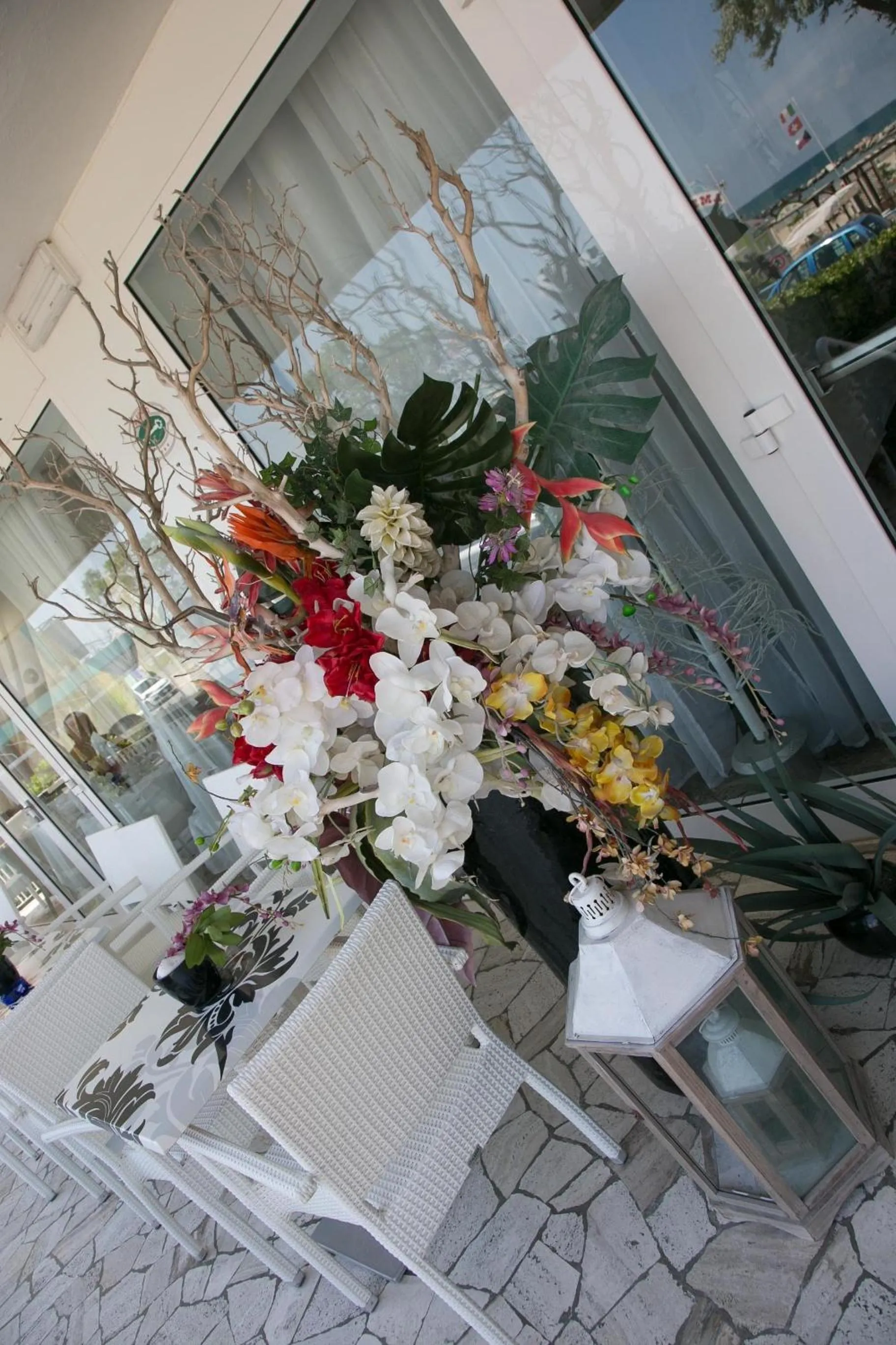 Restaurant/places to eat in Hotel Heaven