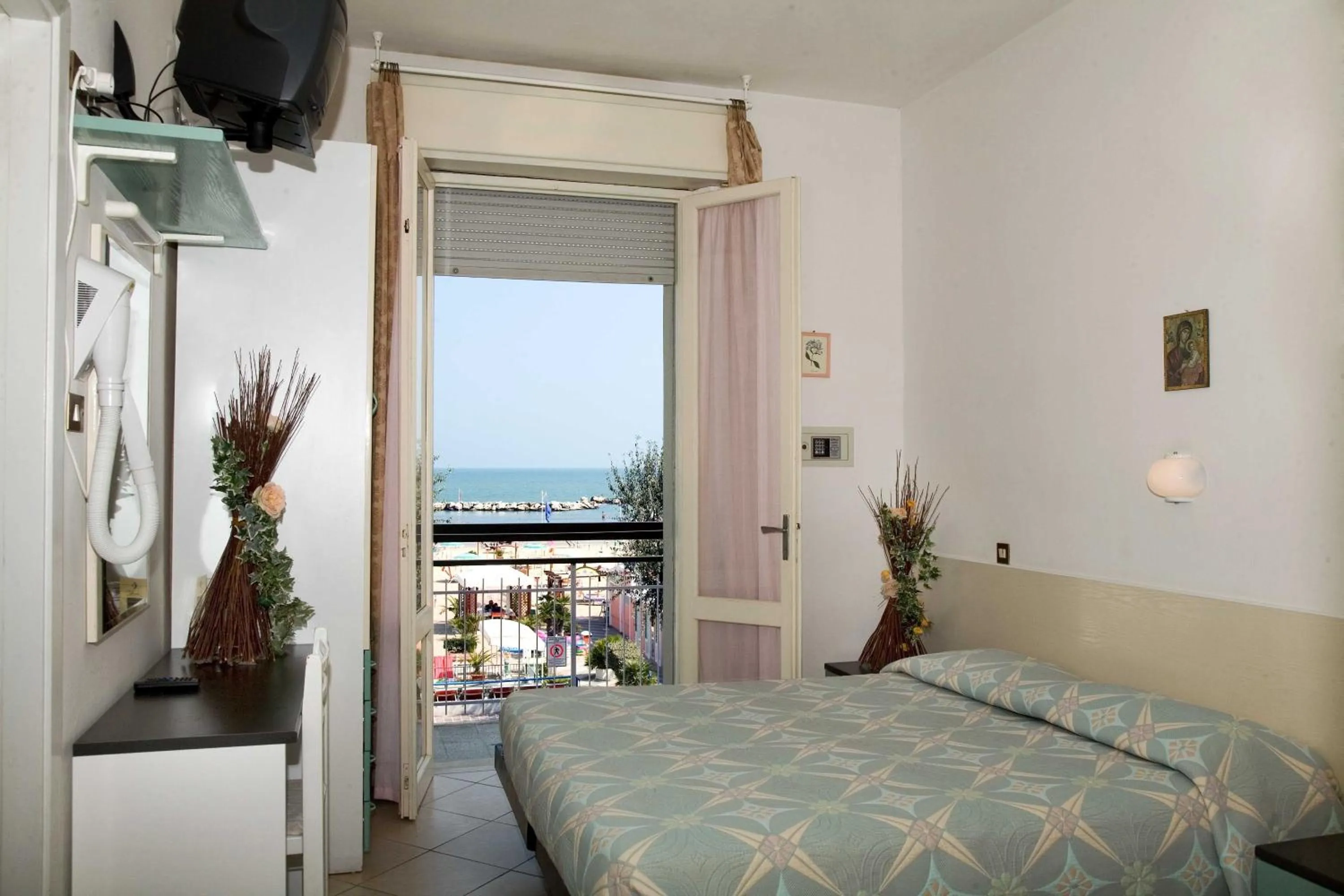 Sea view, Bed in Hotel Heaven